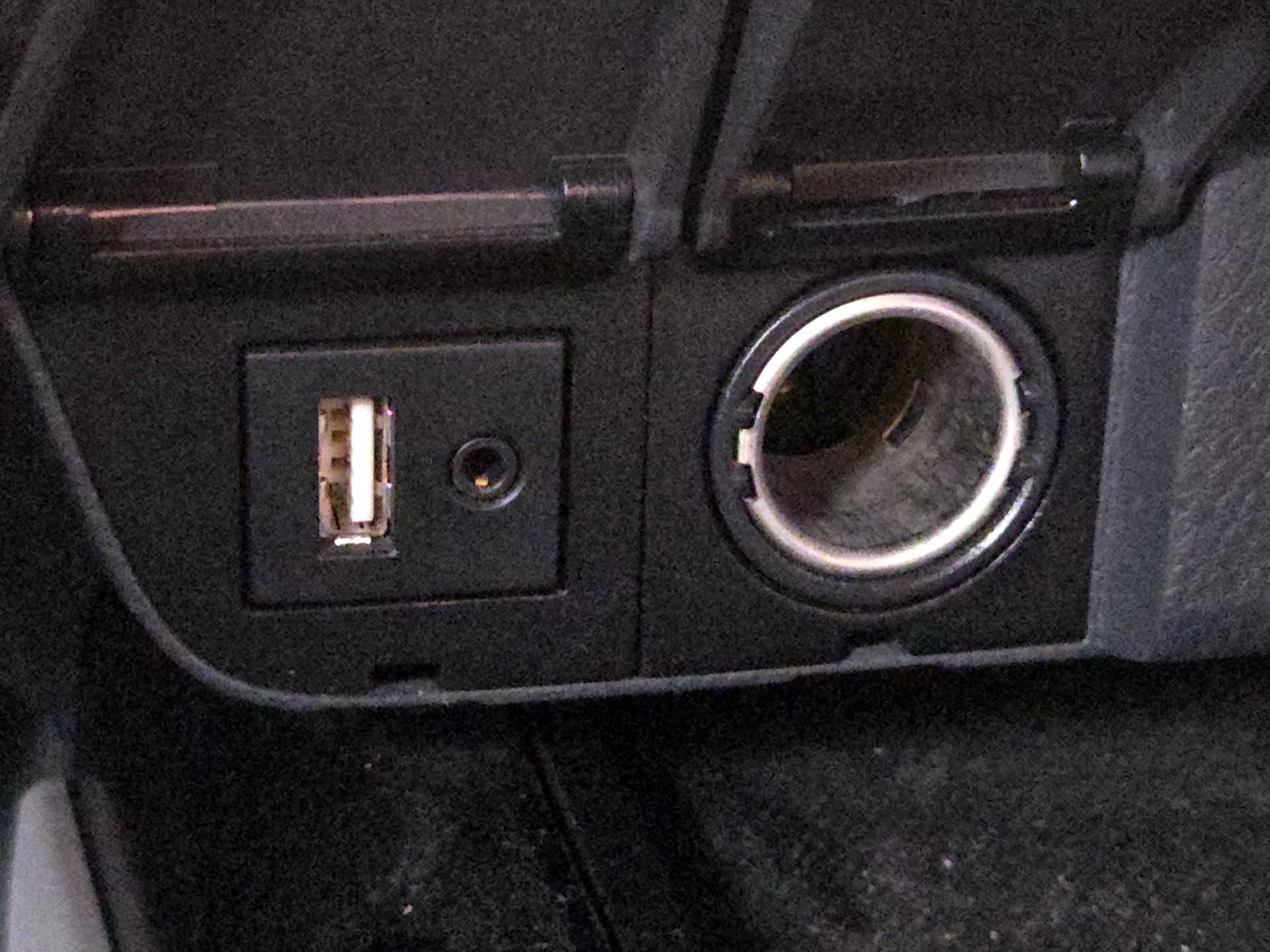 Thumbnail: 2018 Toyota Camry - 18