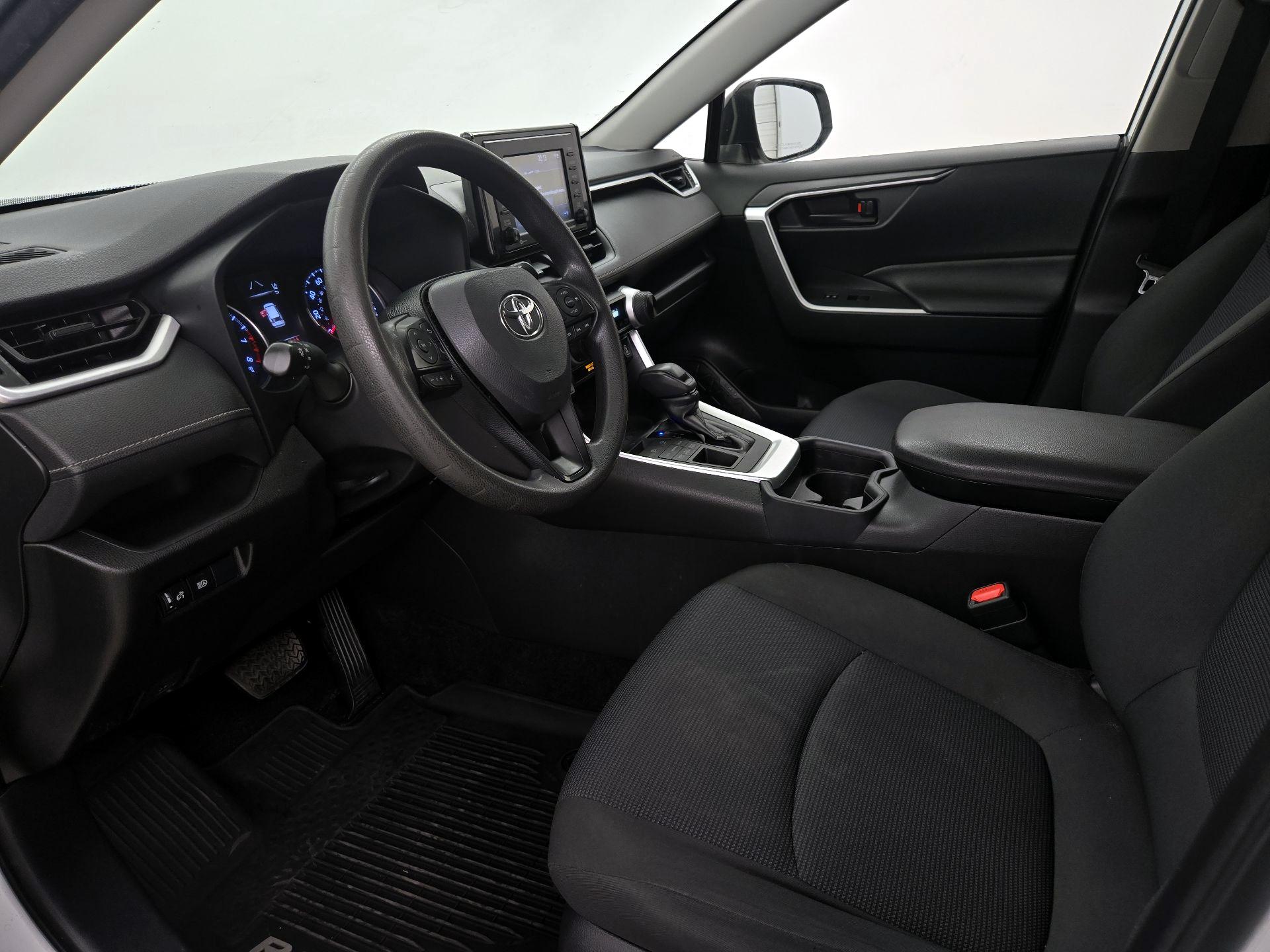 Thumbnail: 2020 Toyota RAV4 - 11