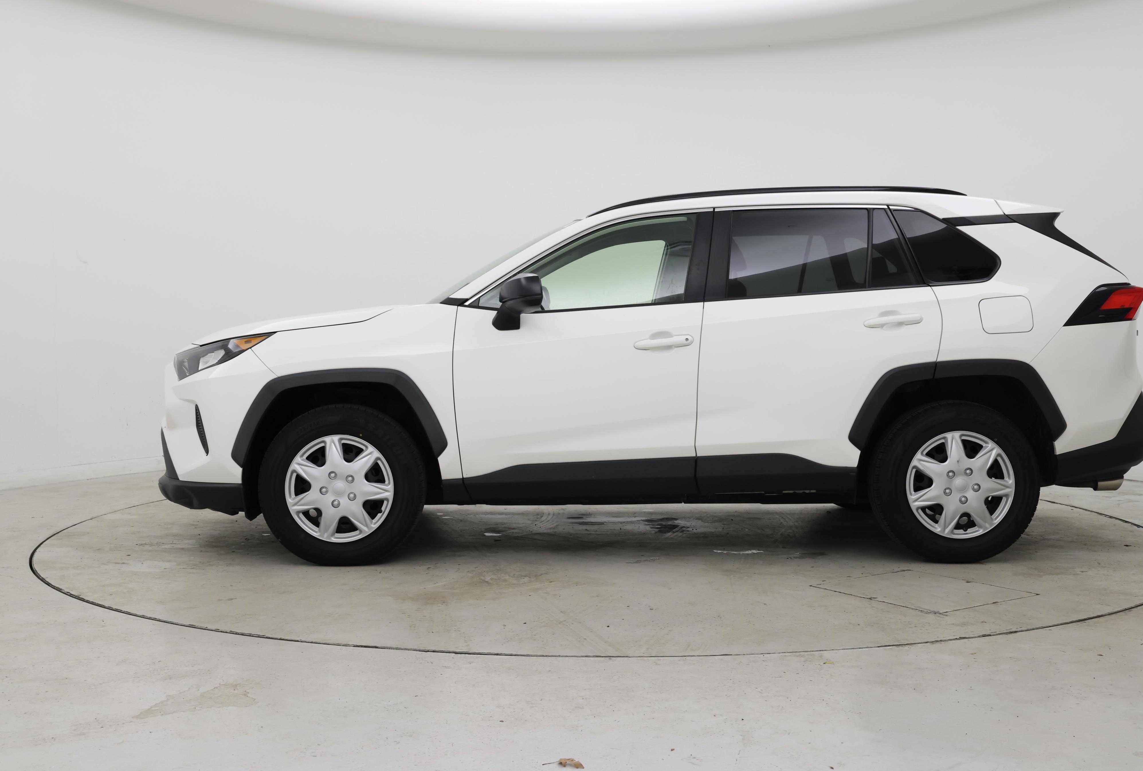 Thumbnail: 2020 Toyota RAV4 - 3