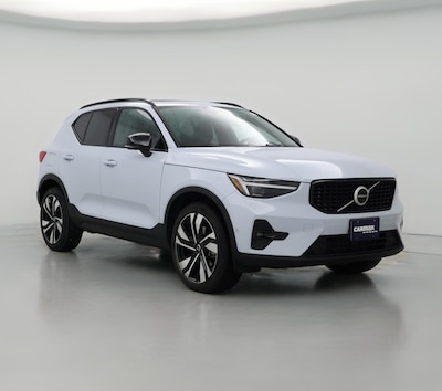 2024 Volvo XC40 B5 Plus Dark Theme