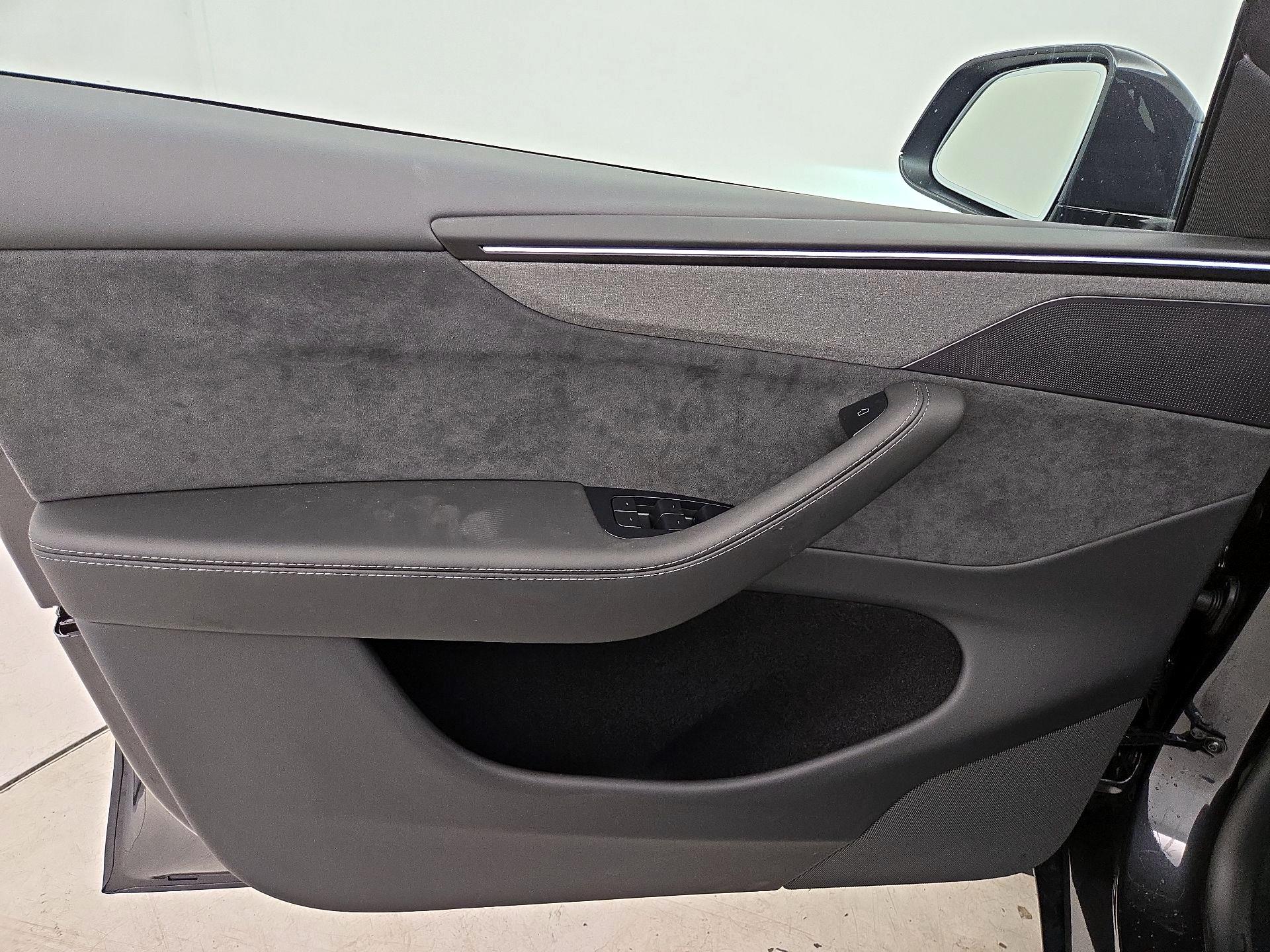 Thumbnail: 2026 Tesla Model Y - 12