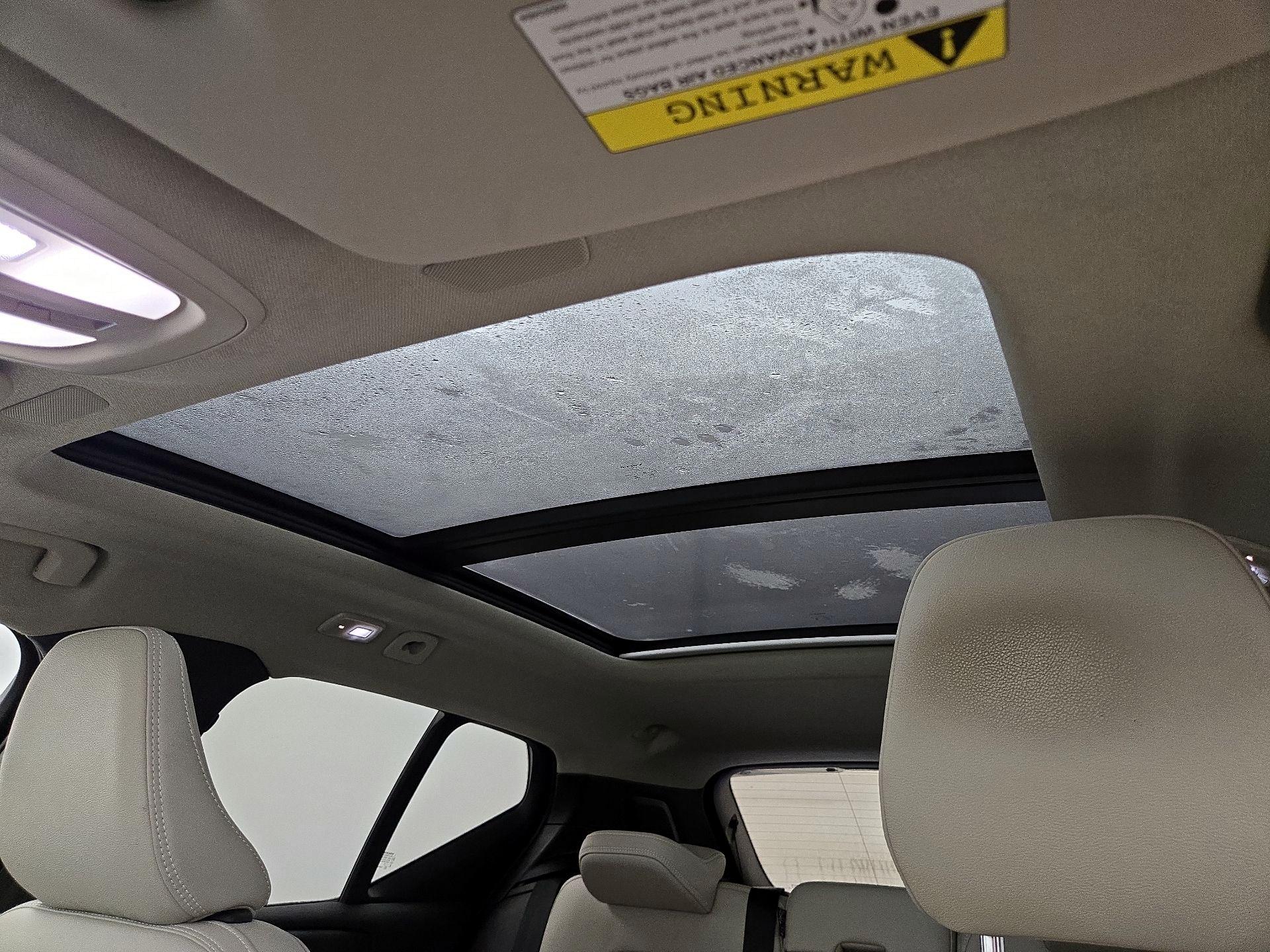 Thumbnail: 2023 Volvo XC40 - 19