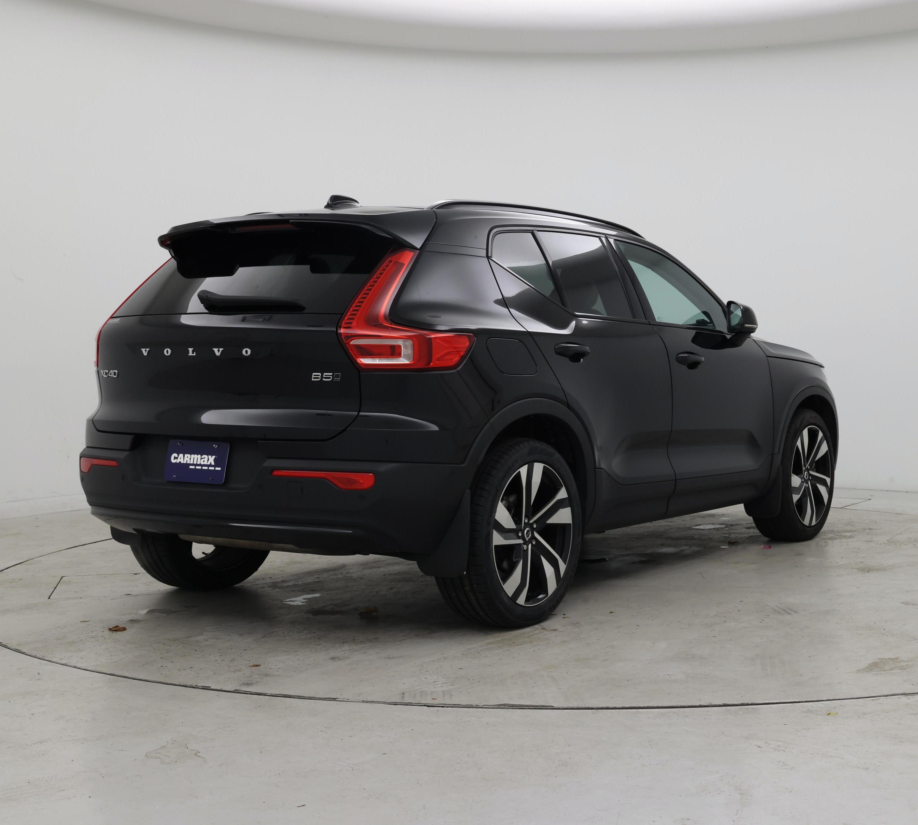 Thumbnail: 2023 Volvo XC40 - 8
