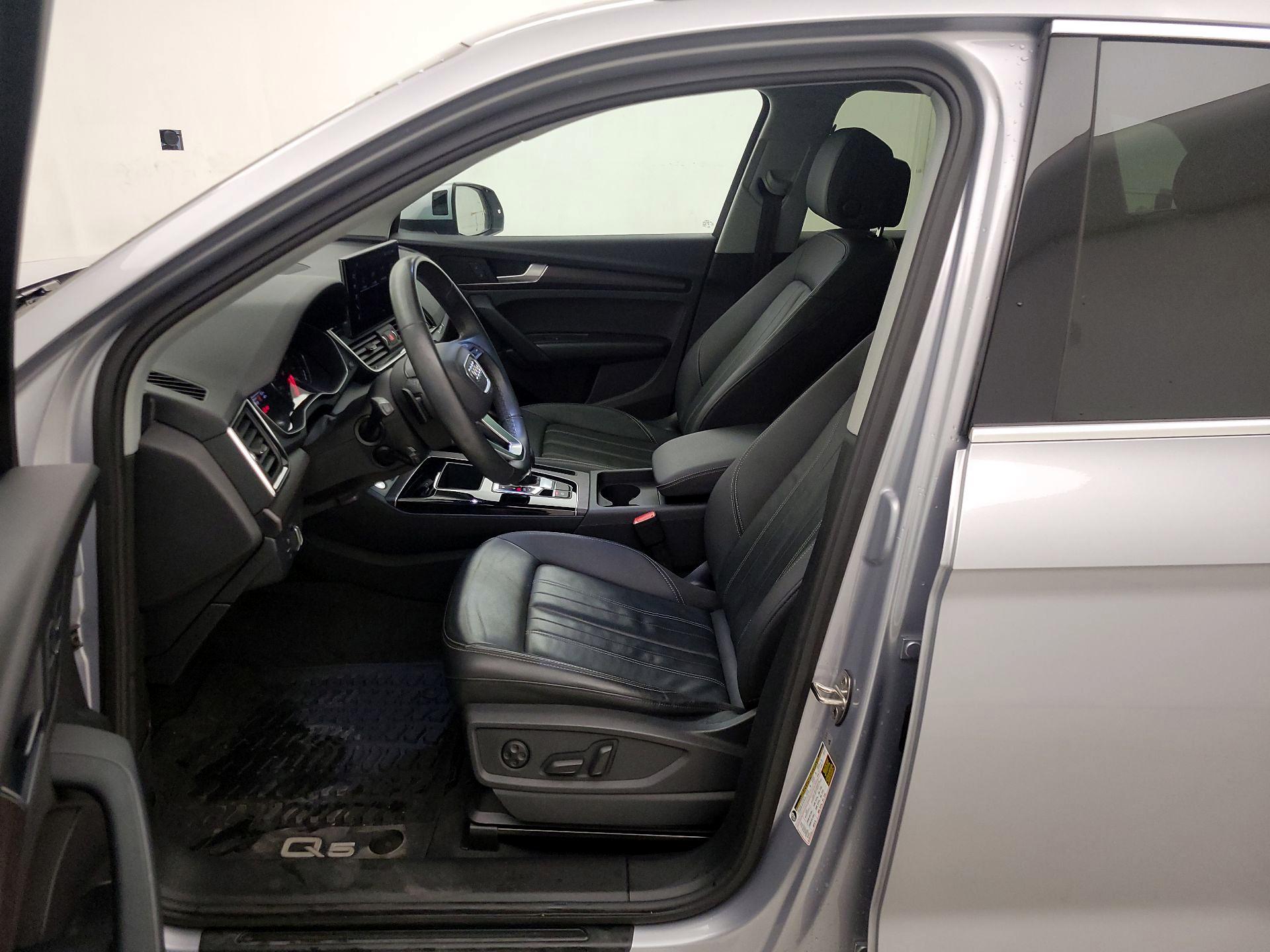 Thumbnail: 2023 Audi Q5 - 11