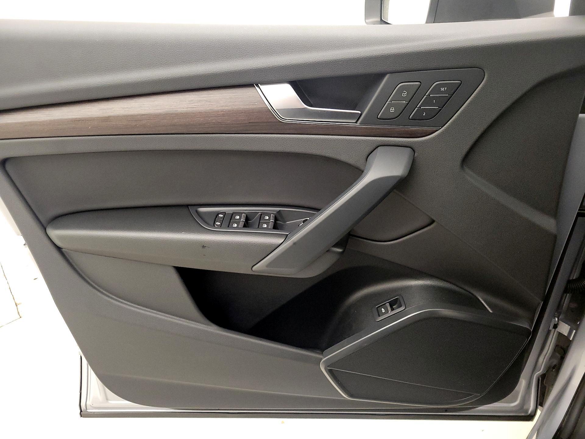 Thumbnail: 2023 Audi Q5 - 12