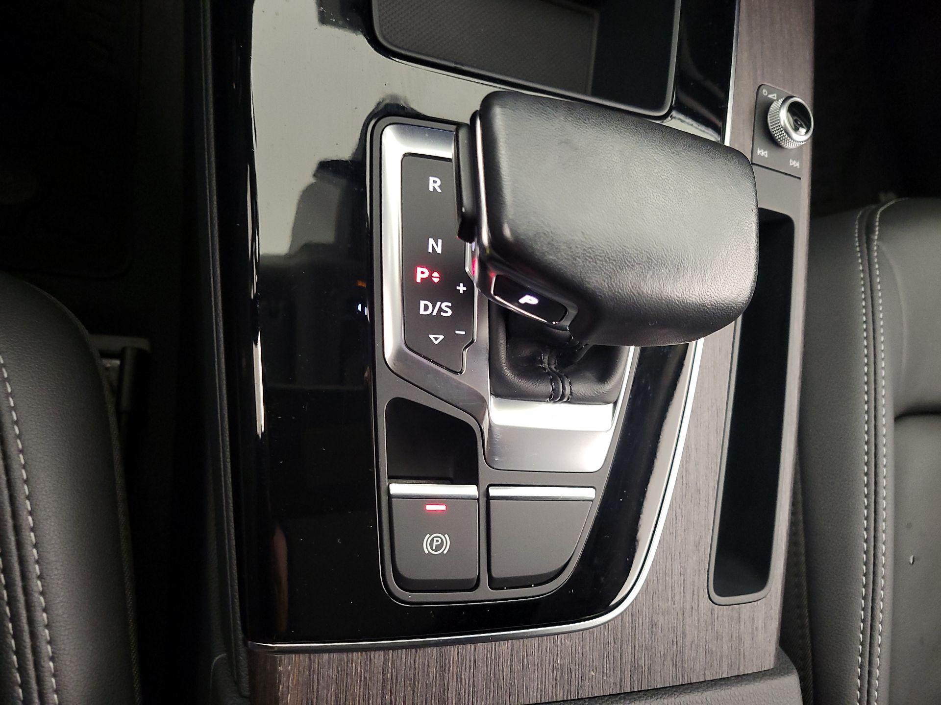 Thumbnail: 2023 Audi Q5 - 17