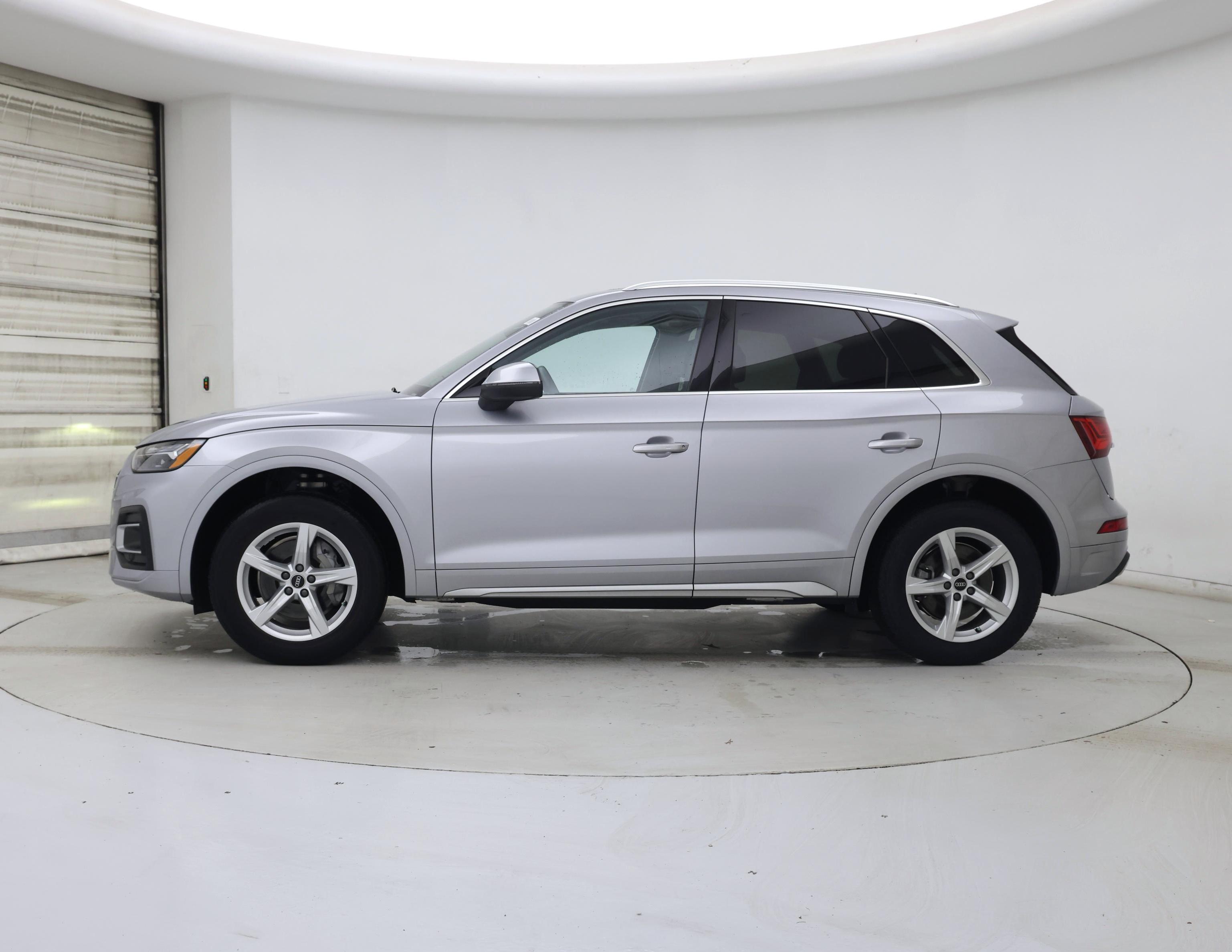 Thumbnail: 2023 Audi Q5 - 3