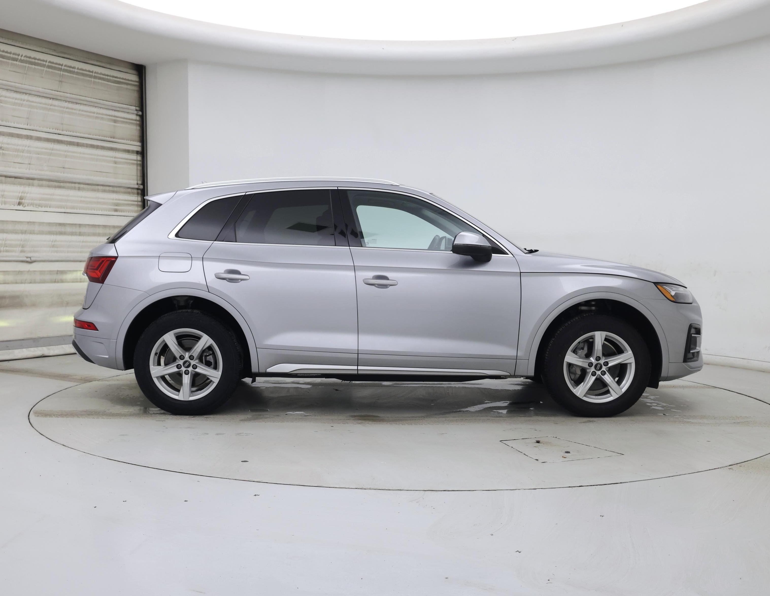 Thumbnail: 2023 Audi Q5 - 7