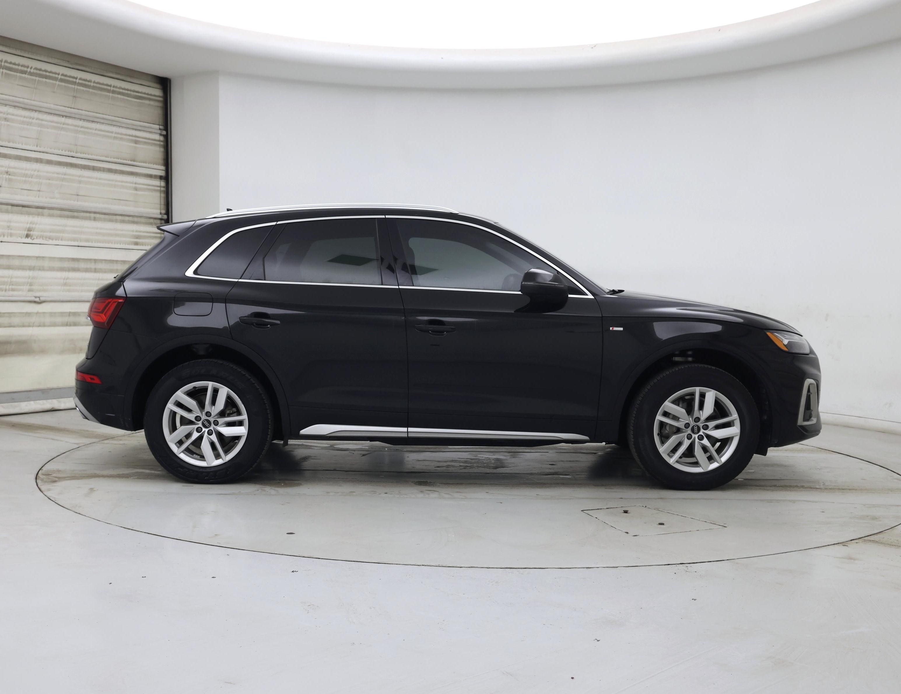 Thumbnail: 2023 Audi Q5 - 7