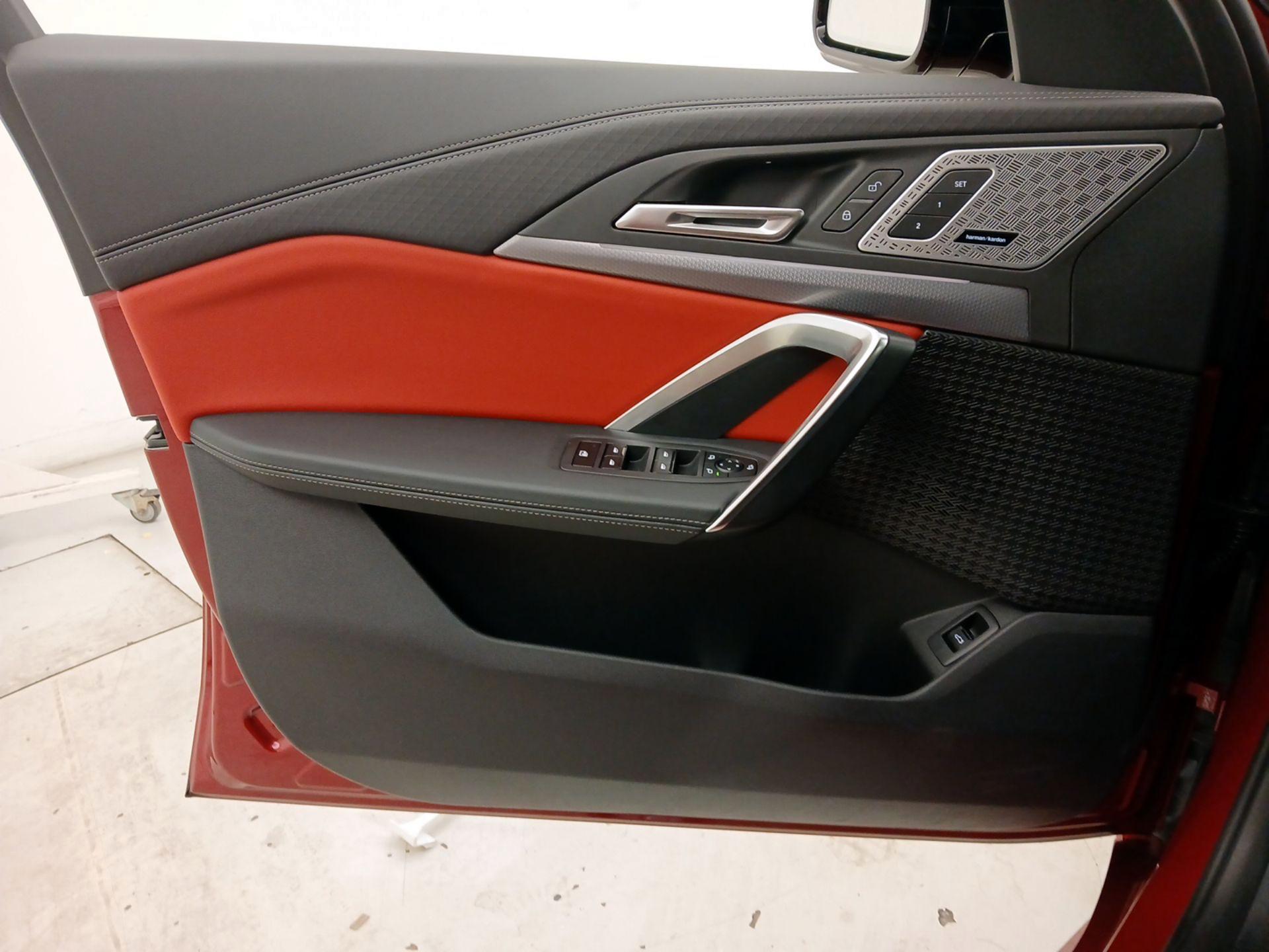 Thumbnail: 2025 BMW X2 - 12