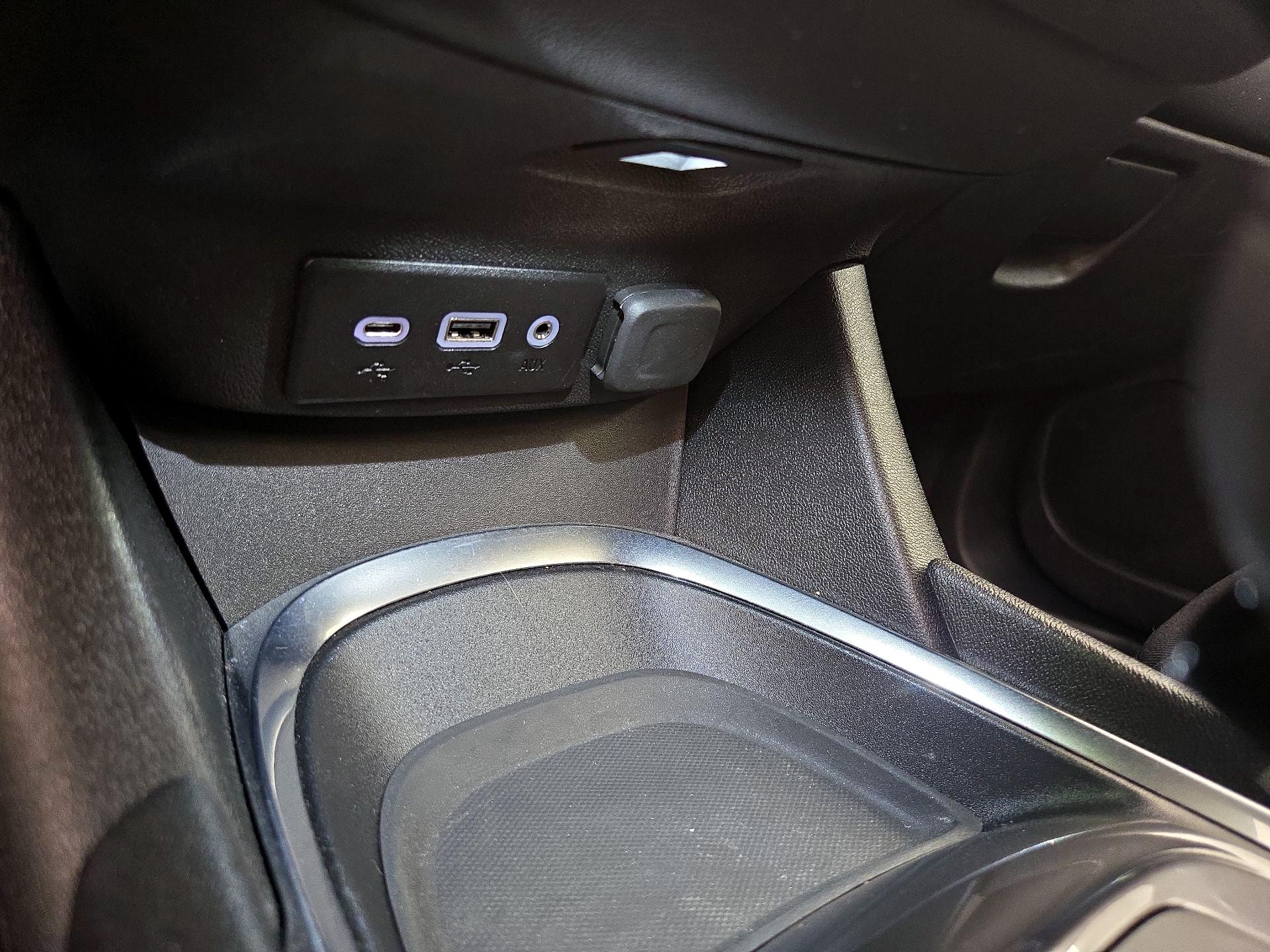 Thumbnail: 2023 Chevrolet Malibu - 18