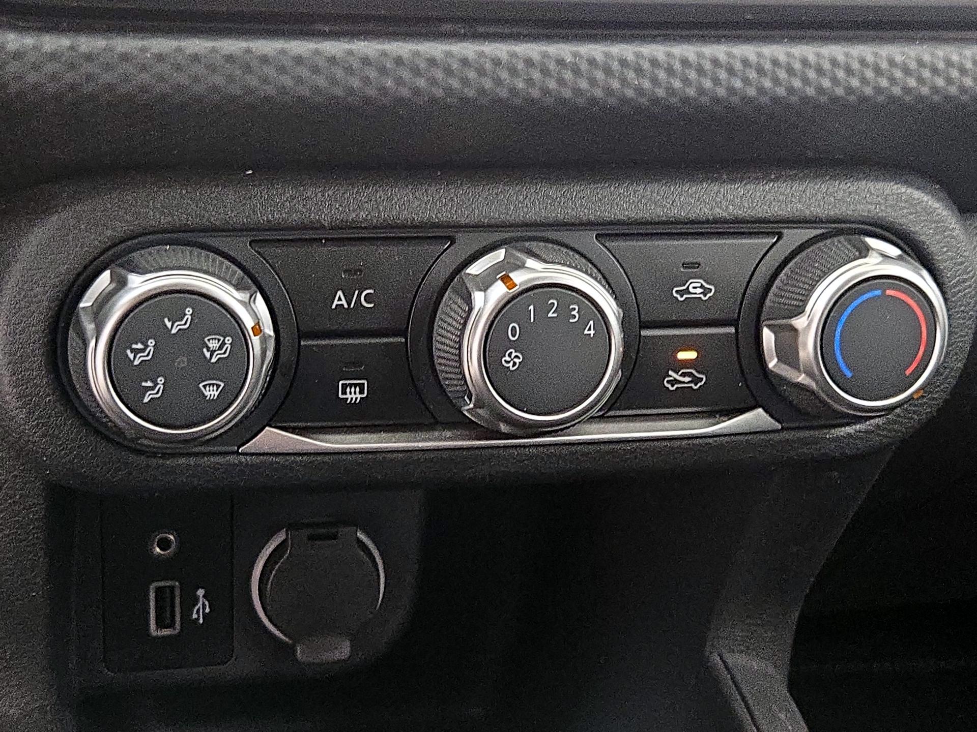 Thumbnail: 2022 Nissan Kicks - 16