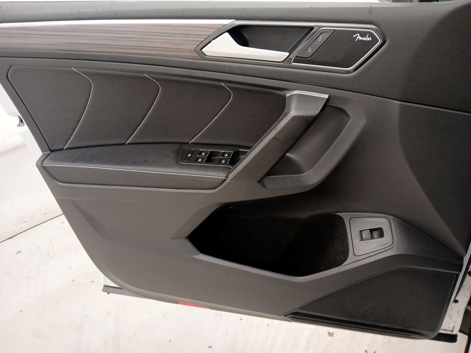 Thumbnail: 2024 Volkswagen Tiguan - 12