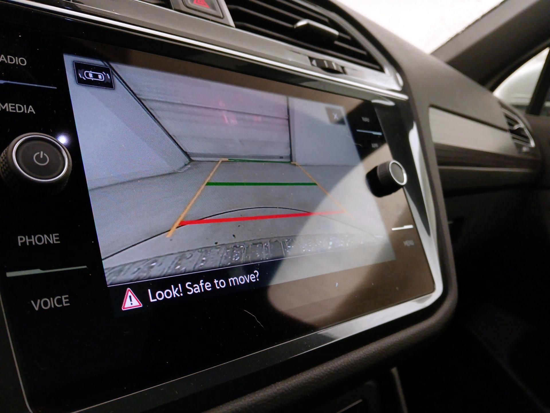 Thumbnail: 2024 Volkswagen Tiguan - 15