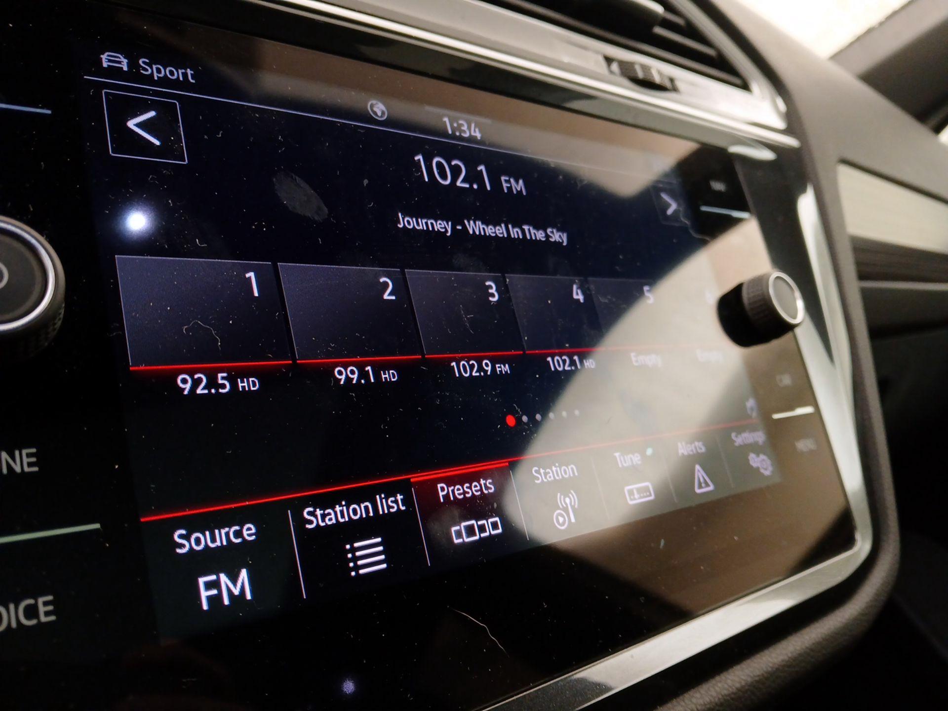 Thumbnail: 2024 Volkswagen Tiguan - 16