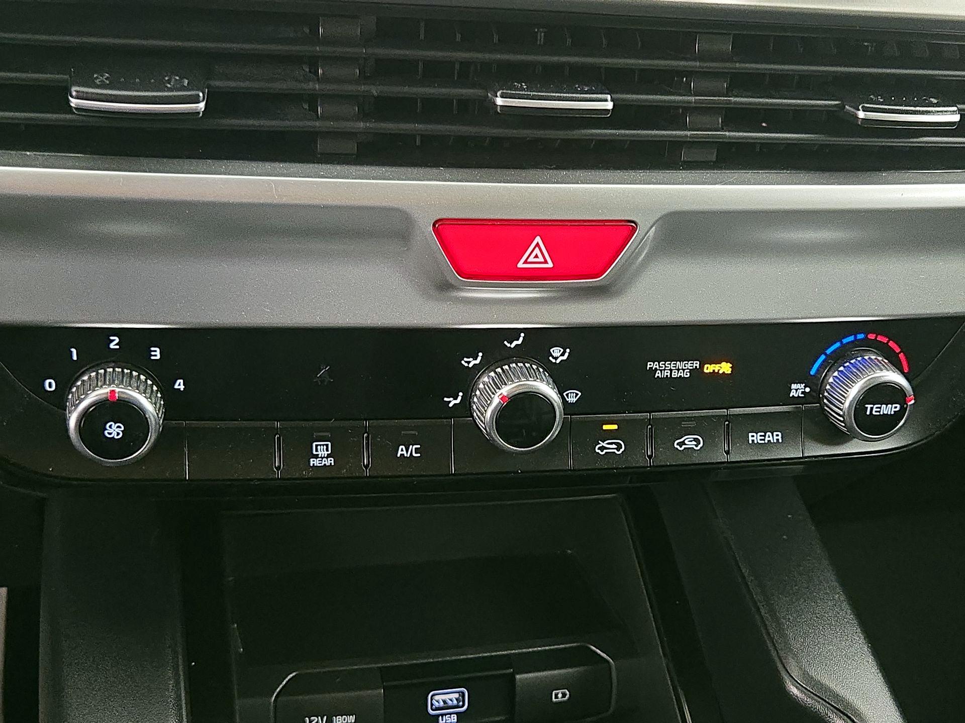 Thumbnail: 2020 Kia Telluride - 16