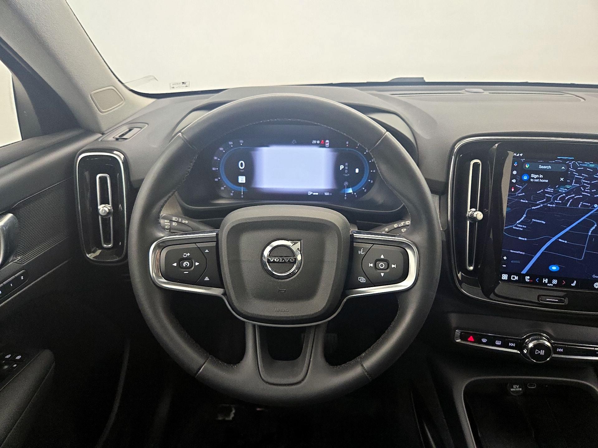 Thumbnail: 2023 Volvo XC40 - 10