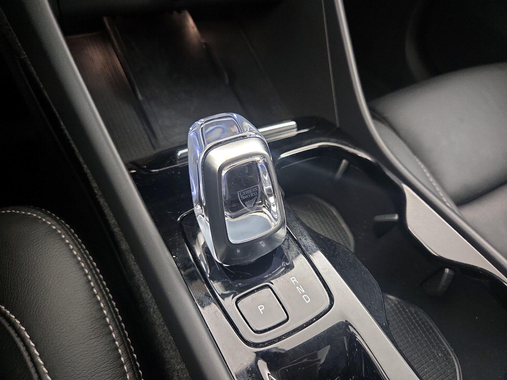 Thumbnail: 2023 Volvo XC40 - 18