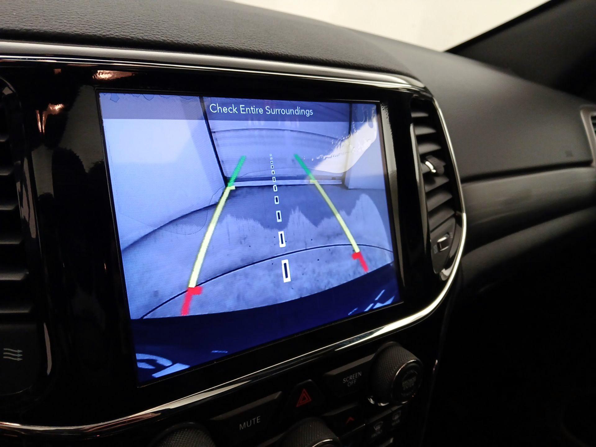 Thumbnail: 2019 Jeep Grand Cherokee - 15