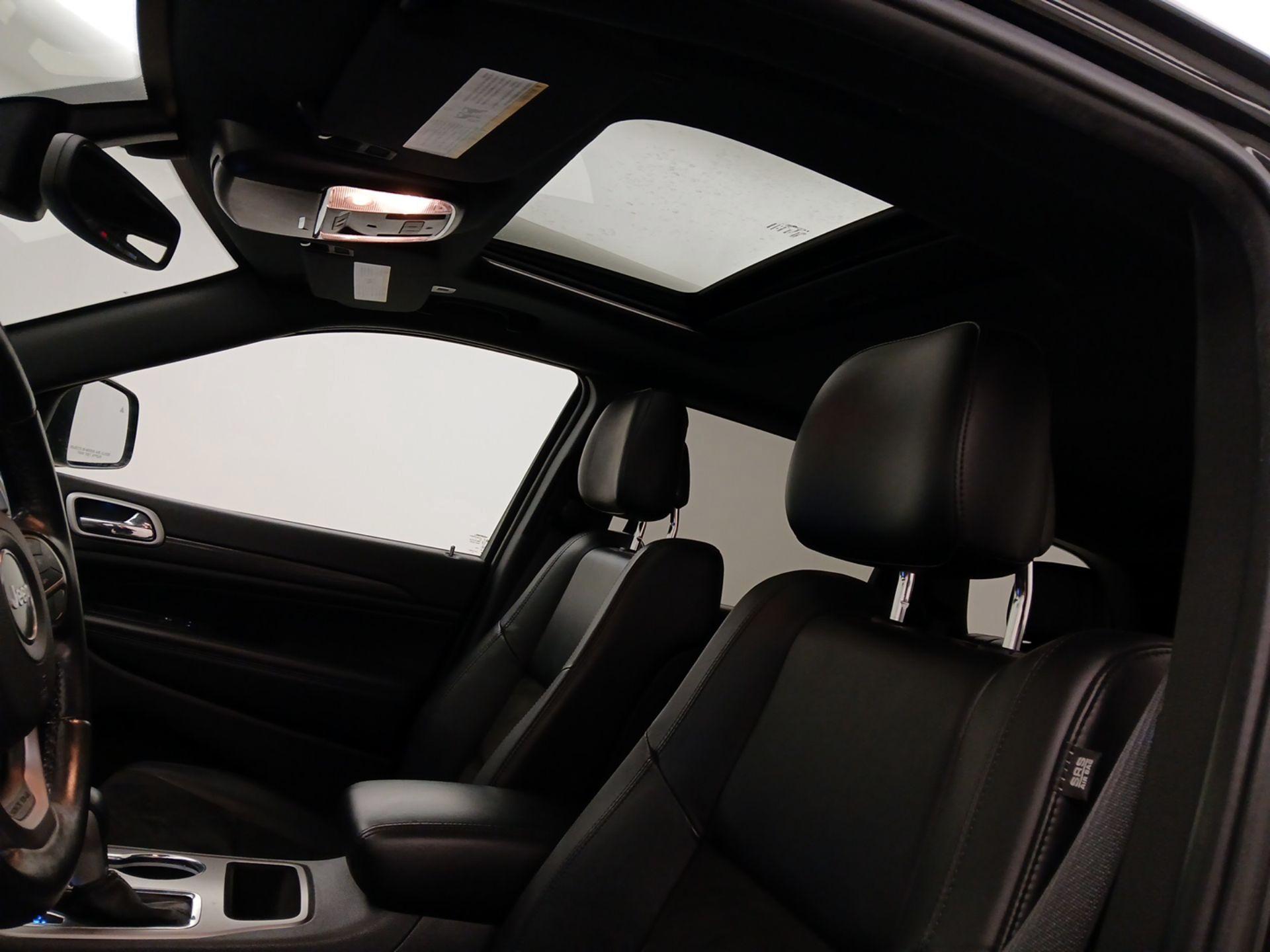 Thumbnail: 2019 Jeep Grand Cherokee - 20