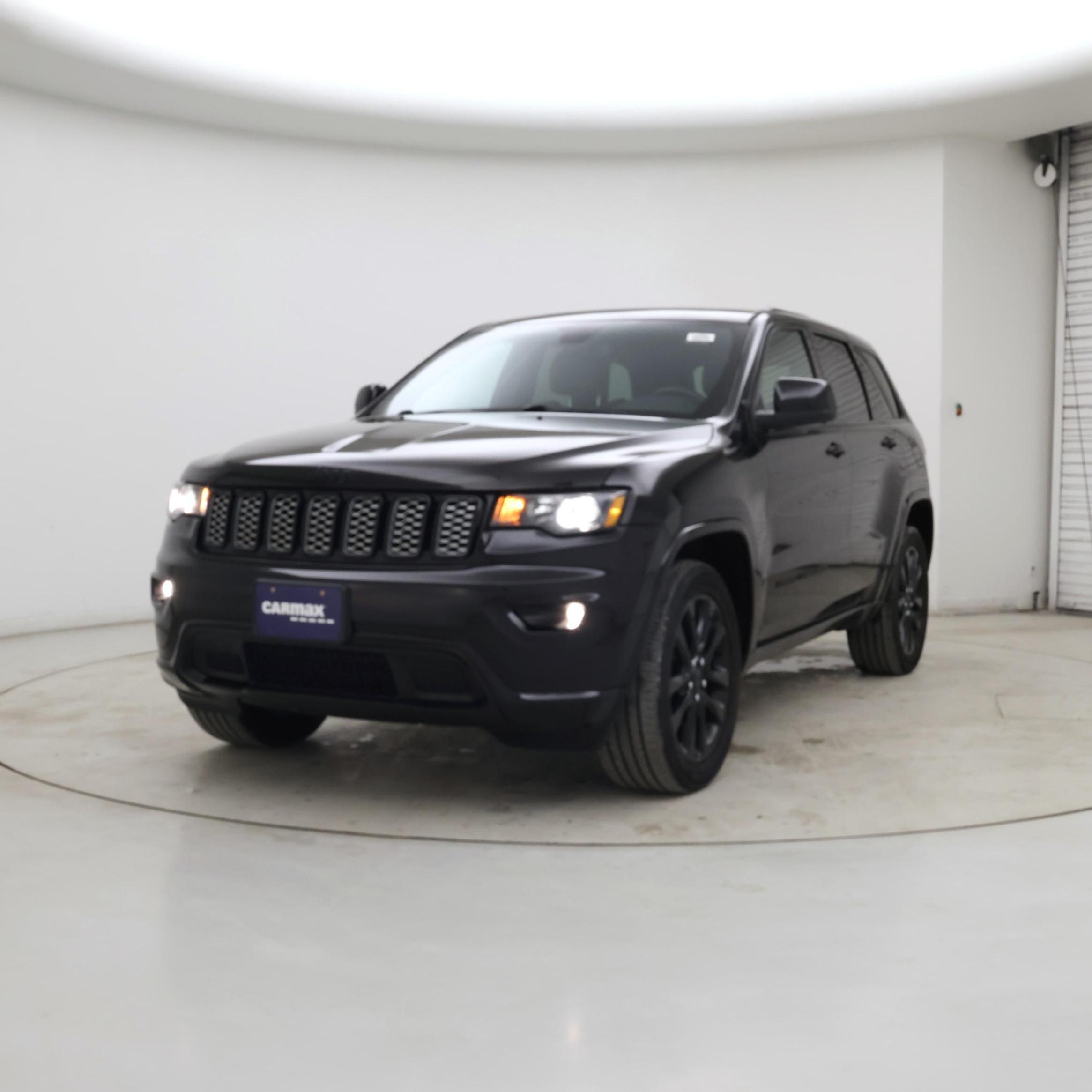 Thumbnail: 2019 Jeep Grand Cherokee - 4