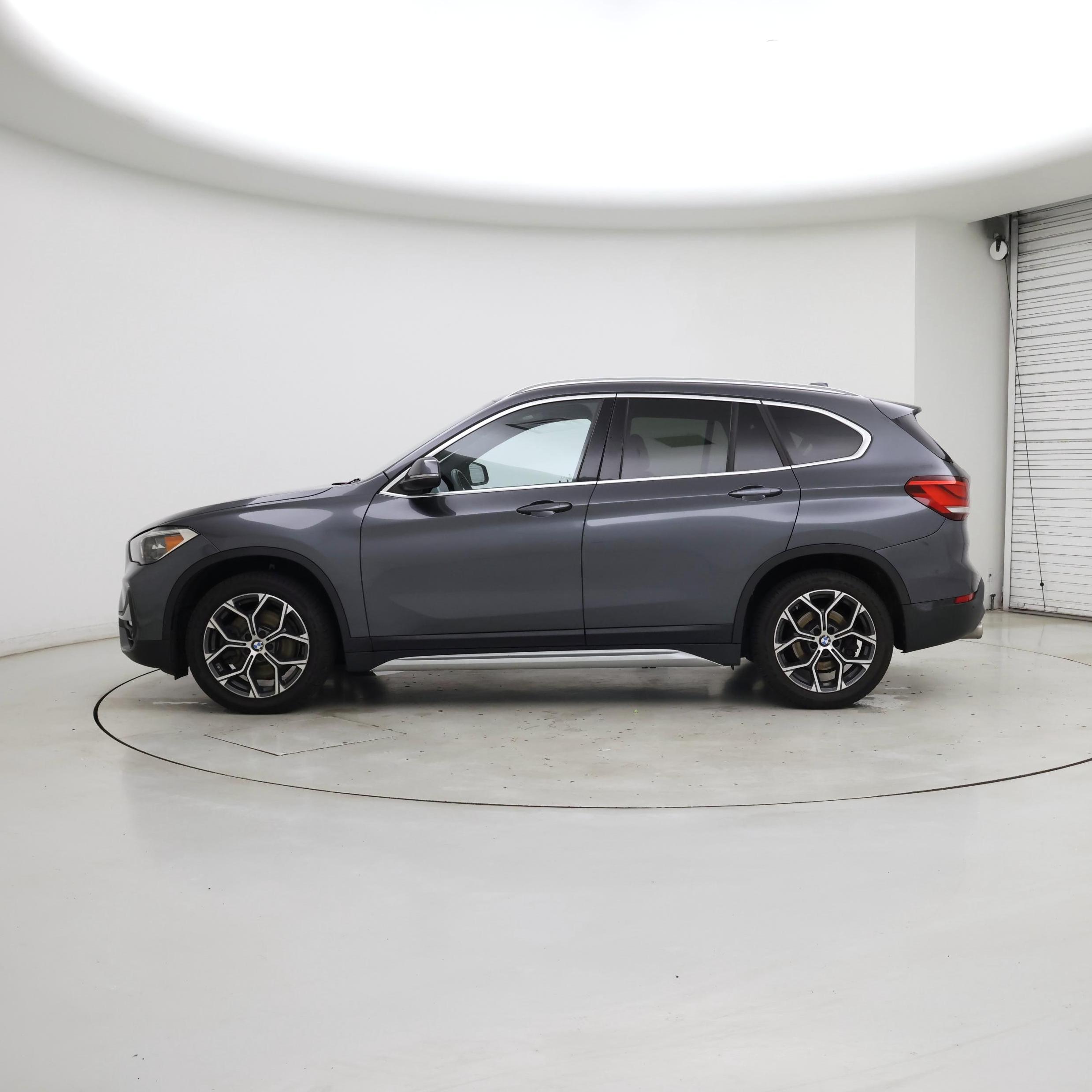 Thumbnail: 2020 BMW X1 - 3