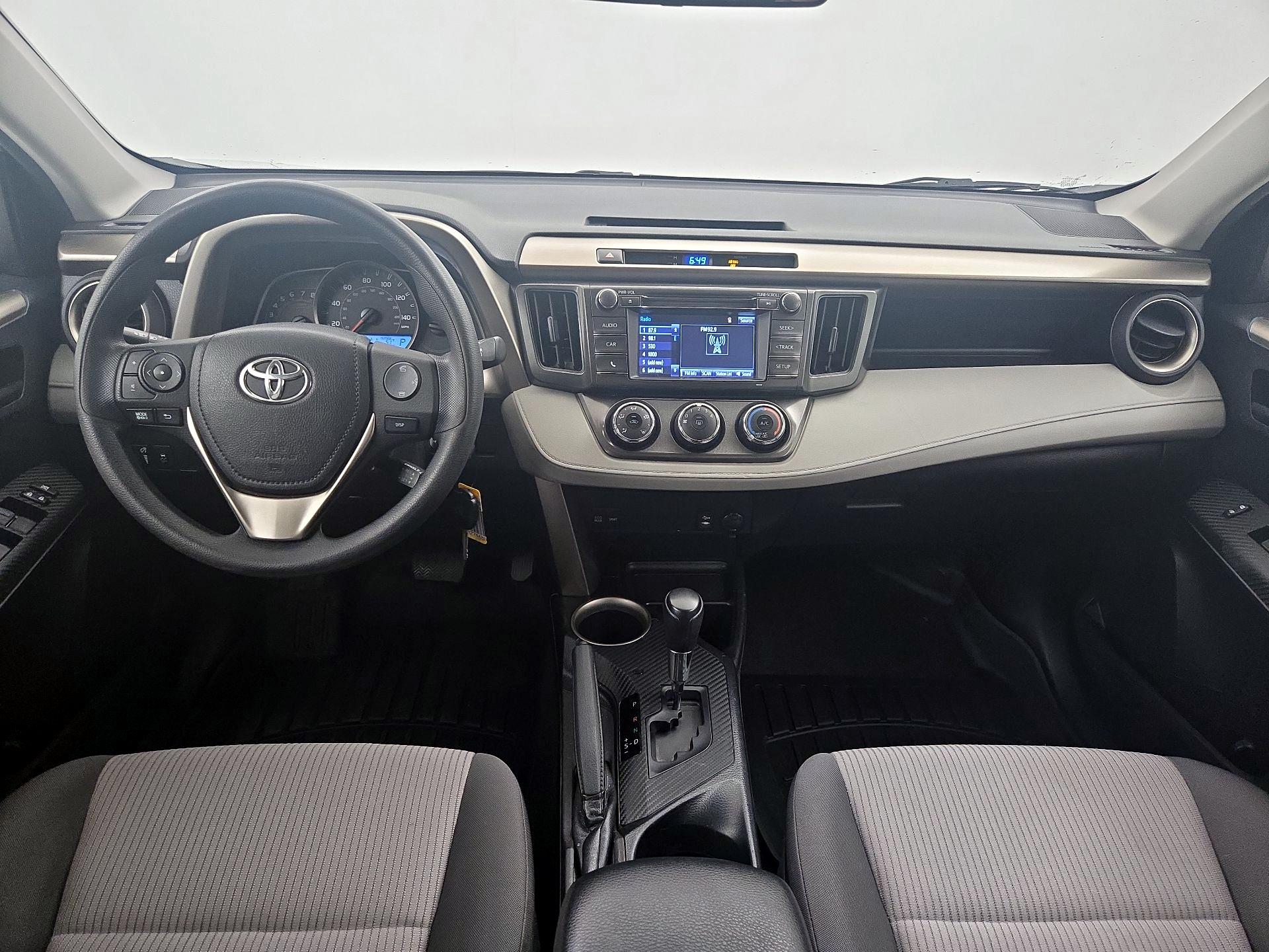 Thumbnail: 2015 Toyota RAV4 - 9