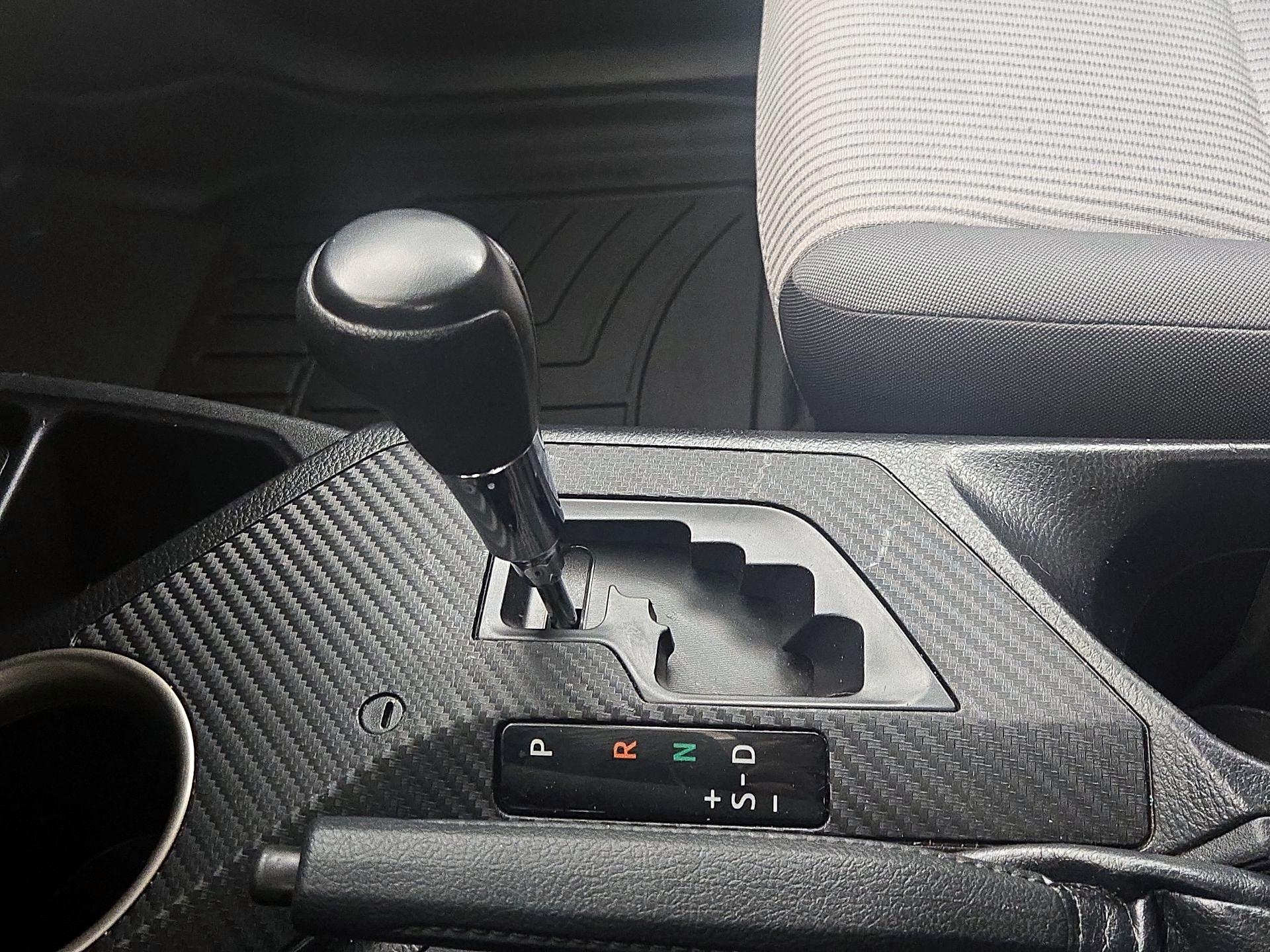 Thumbnail: 2015 Toyota RAV4 - 17