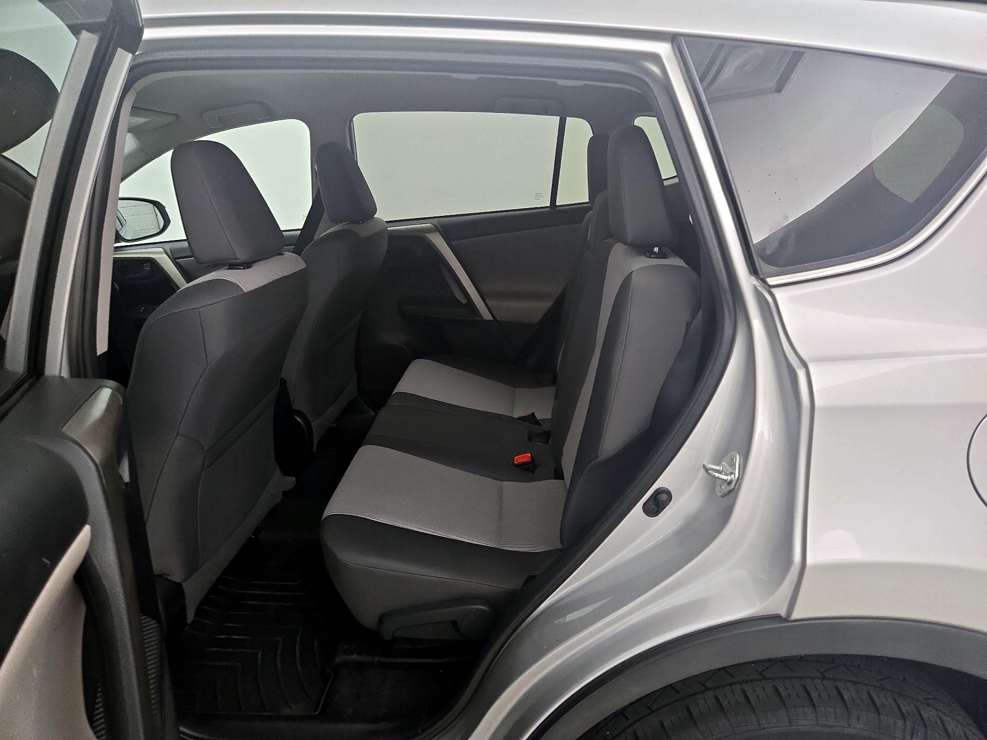 Thumbnail: 2015 Toyota RAV4 - 19