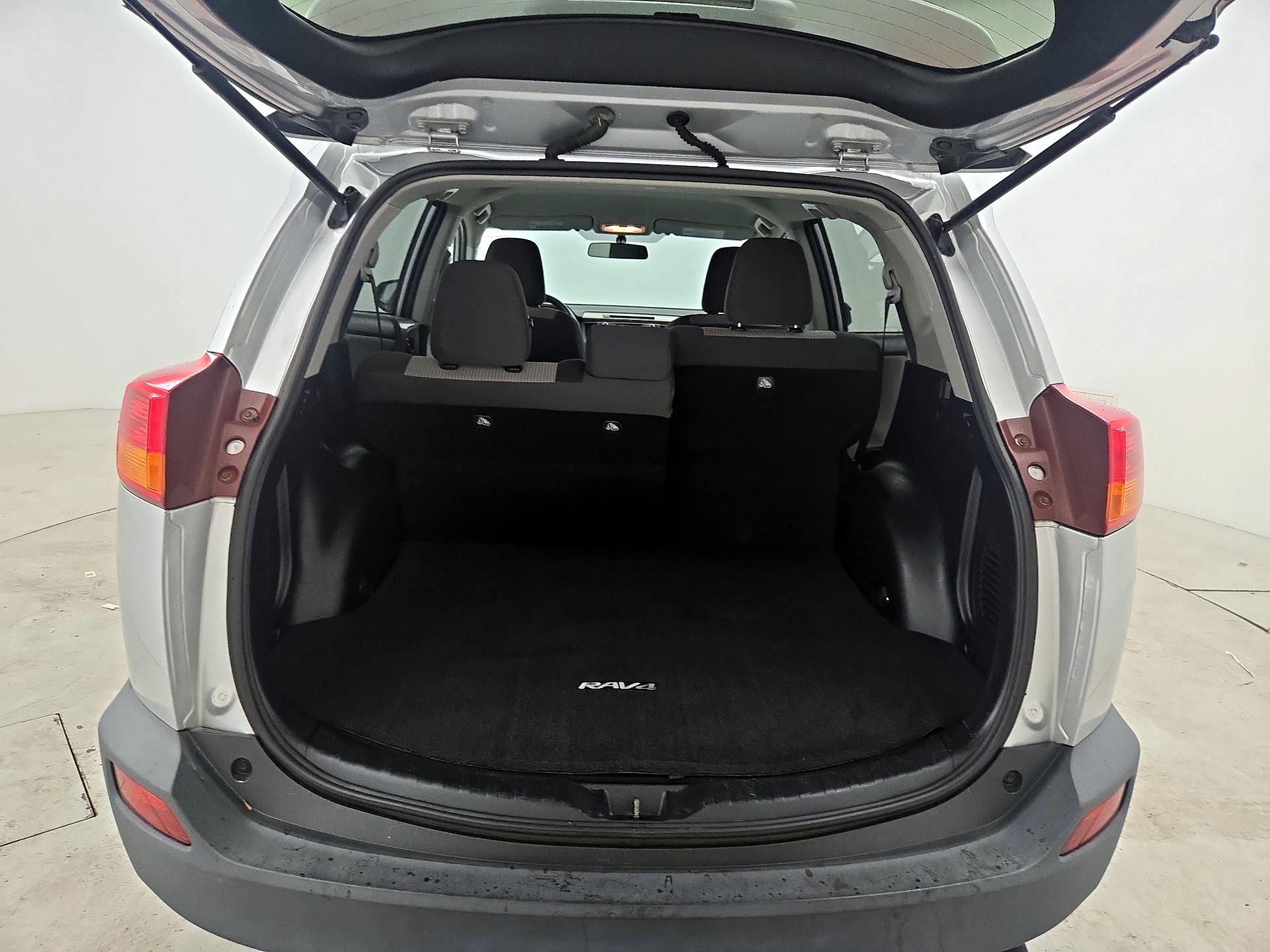 Thumbnail: 2015 Toyota RAV4 - 20