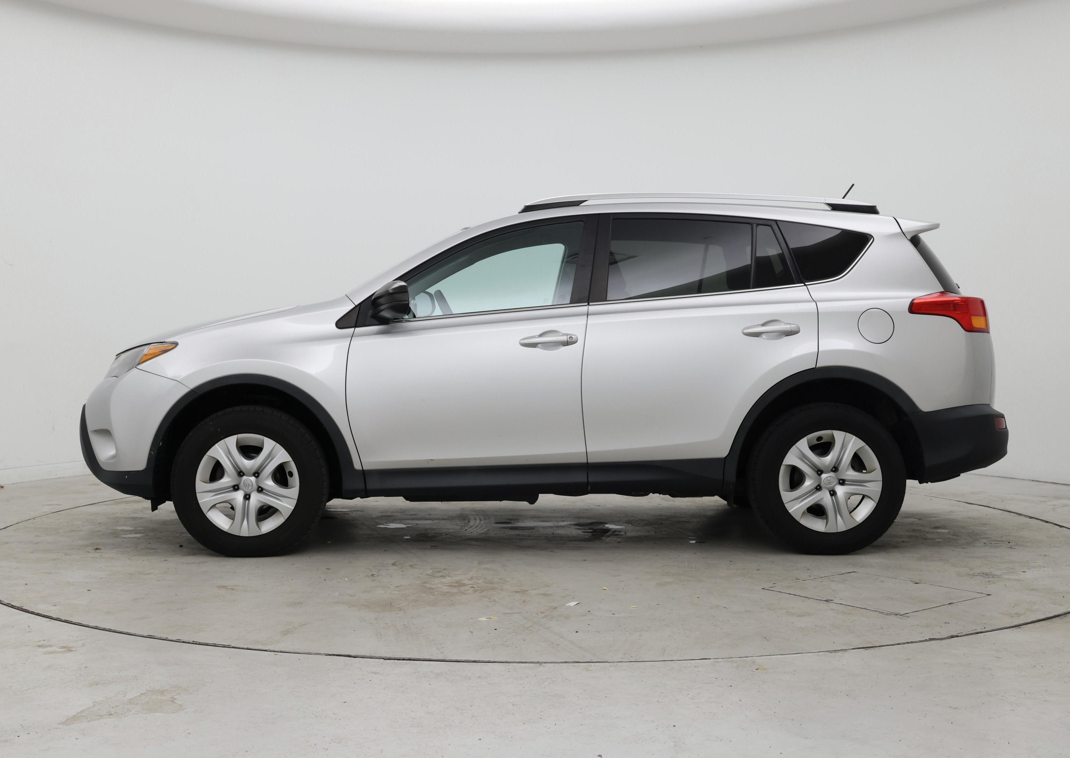 Thumbnail: 2015 Toyota RAV4 - 3