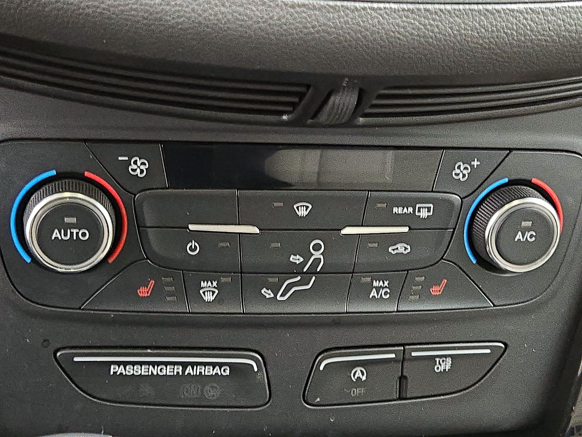 Thumbnail: 2017 Ford Escape - 16