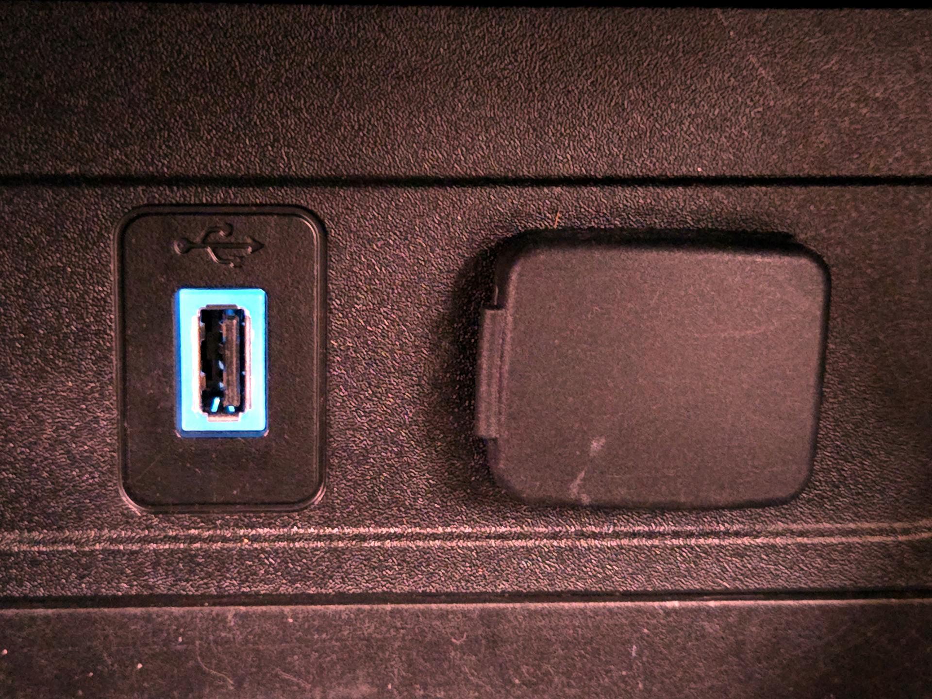 Thumbnail: 2017 Ford Escape - 18