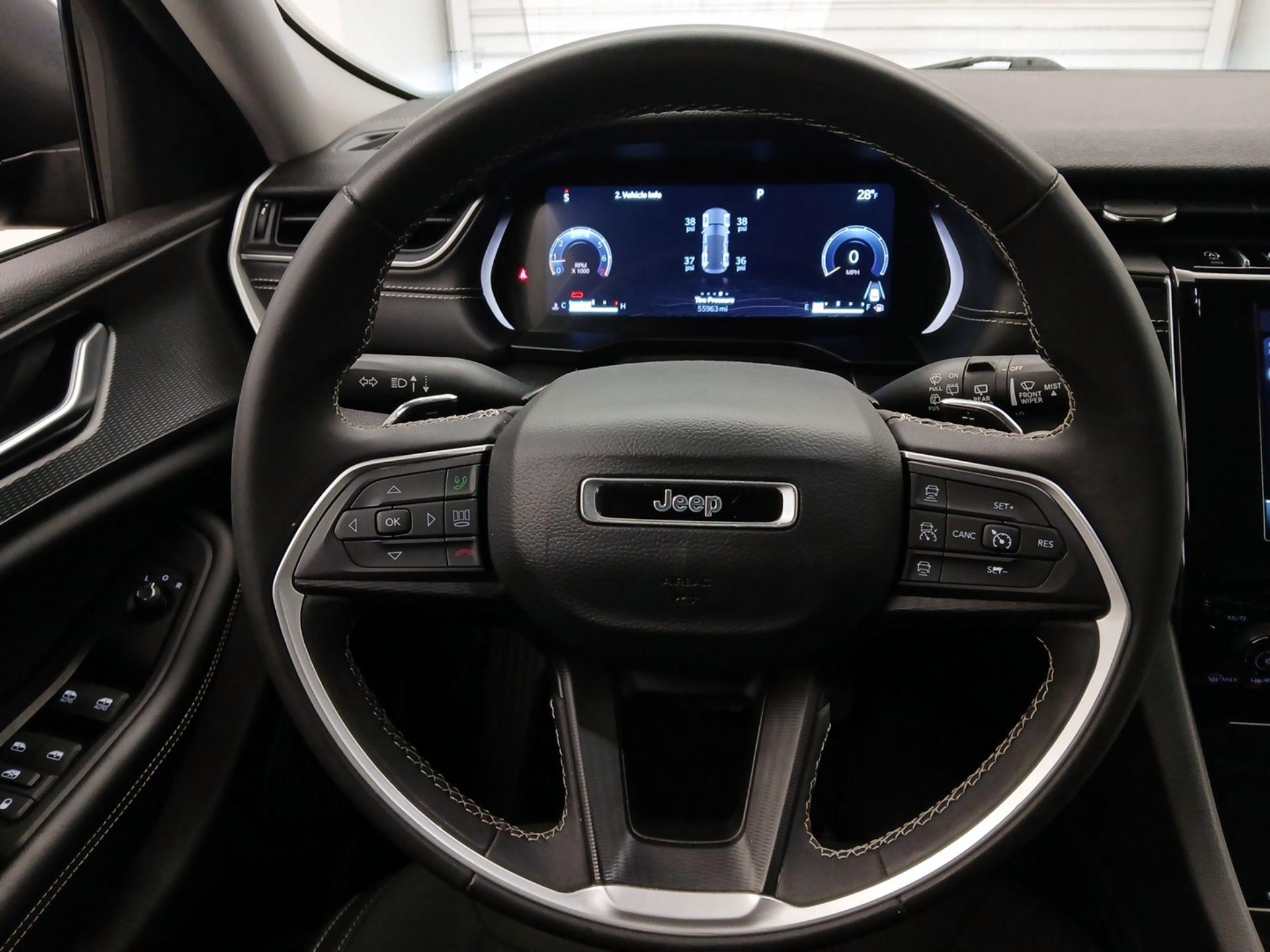 Thumbnail: 2023 Jeep Grand Cherokee - 10