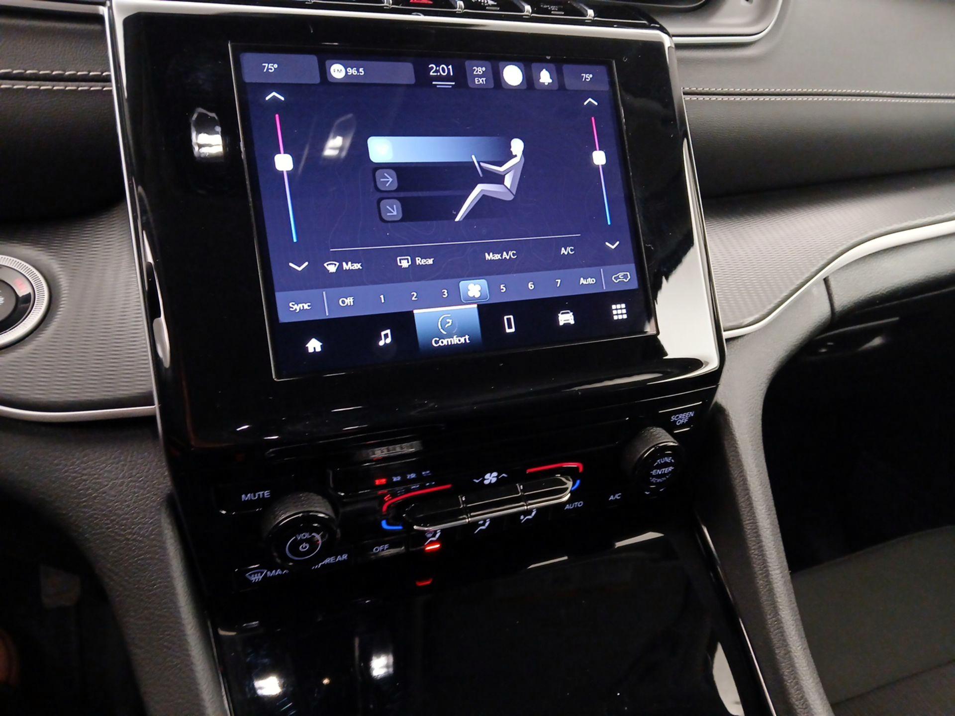 Thumbnail: 2023 Jeep Grand Cherokee - 16