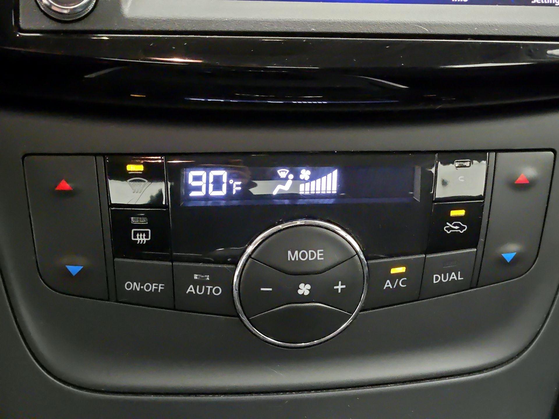 Thumbnail: 2019 Nissan Sentra - 16