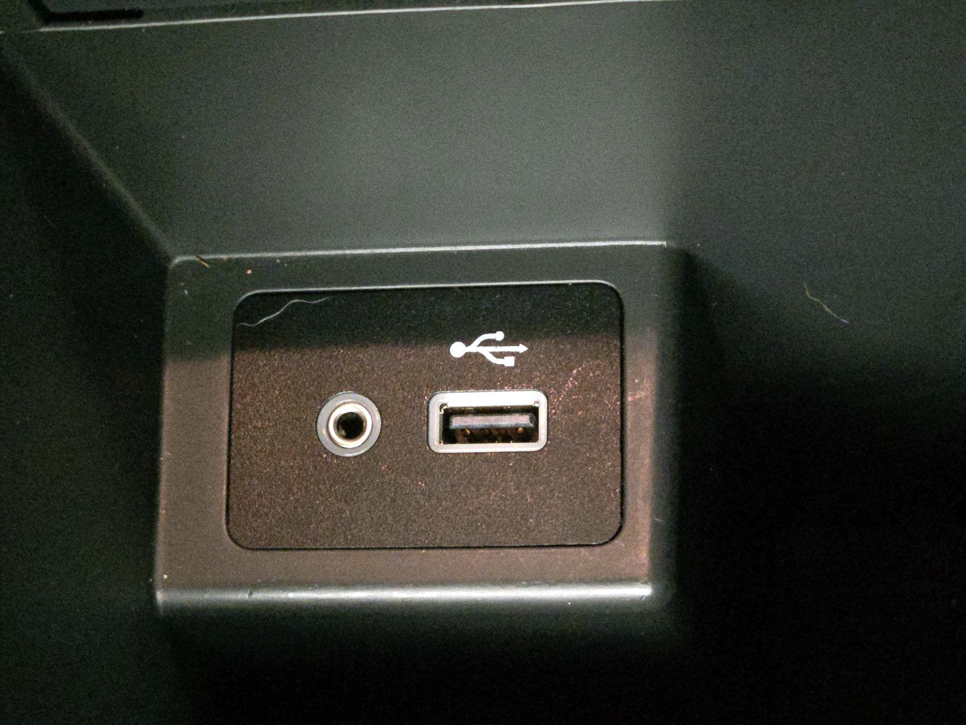 Thumbnail: 2019 Nissan Sentra - 18