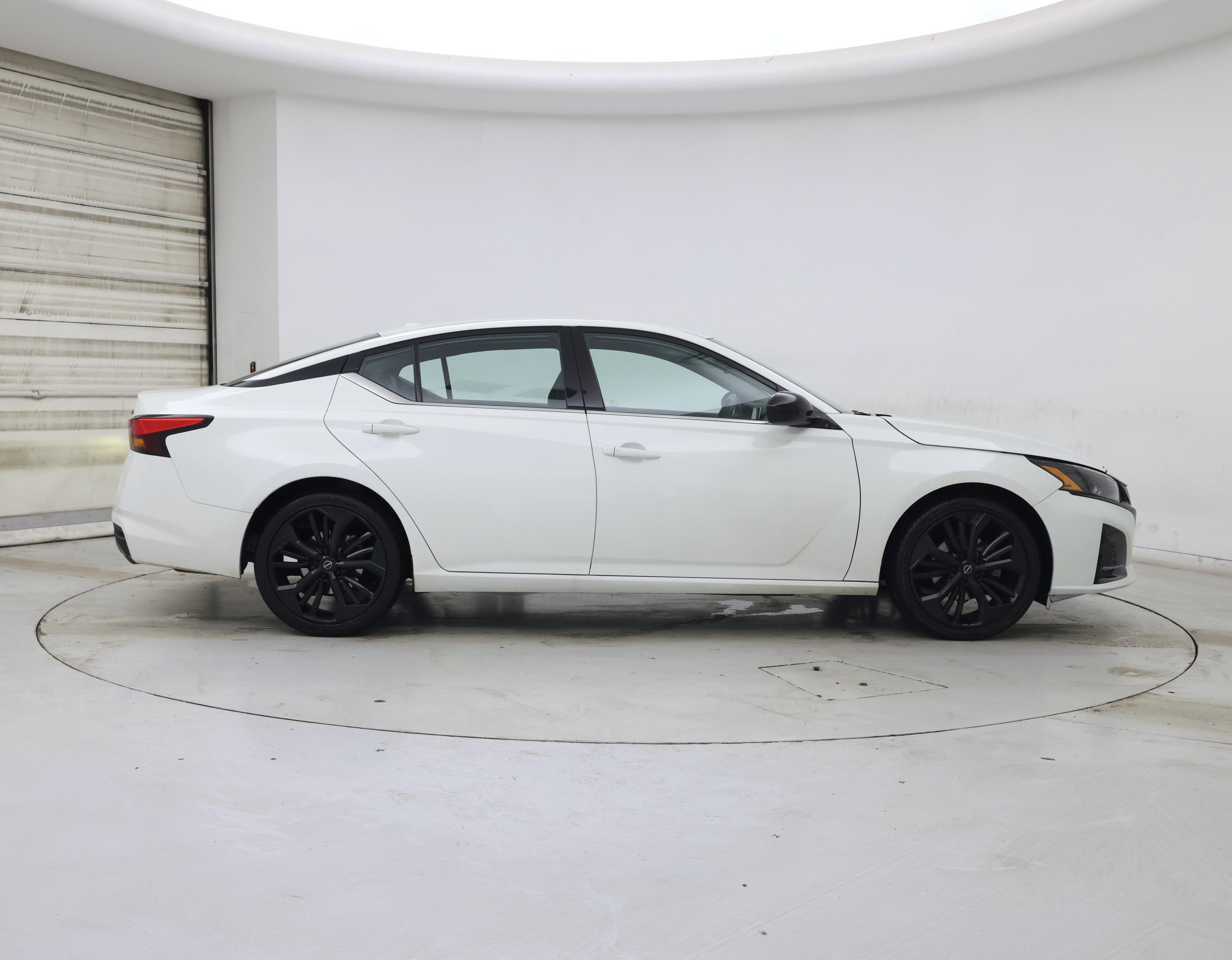 Thumbnail: 2023 Nissan Altima - 7