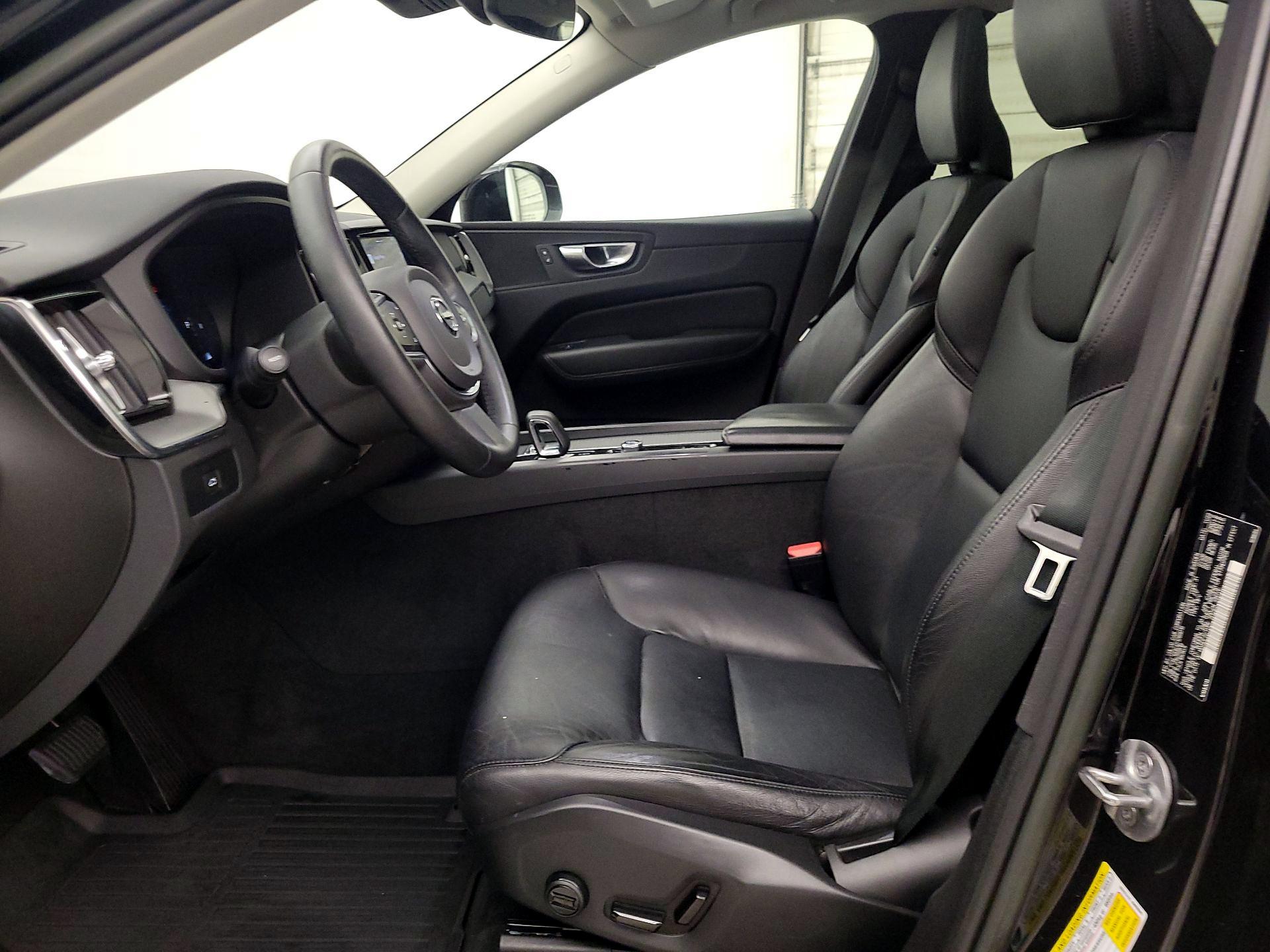 Thumbnail: 2023 Volvo XC60 - 11