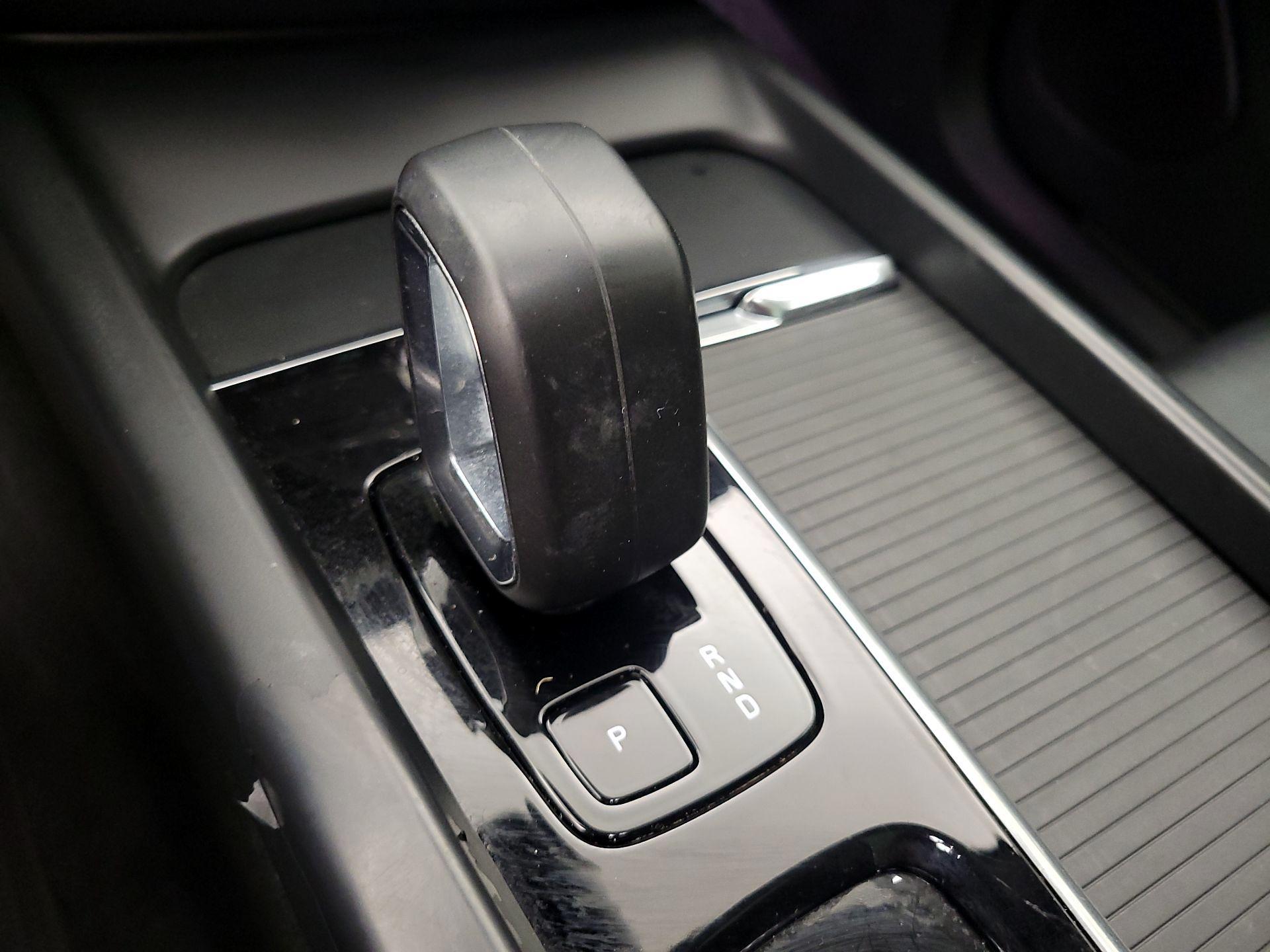 Thumbnail: 2023 Volvo XC60 - 17