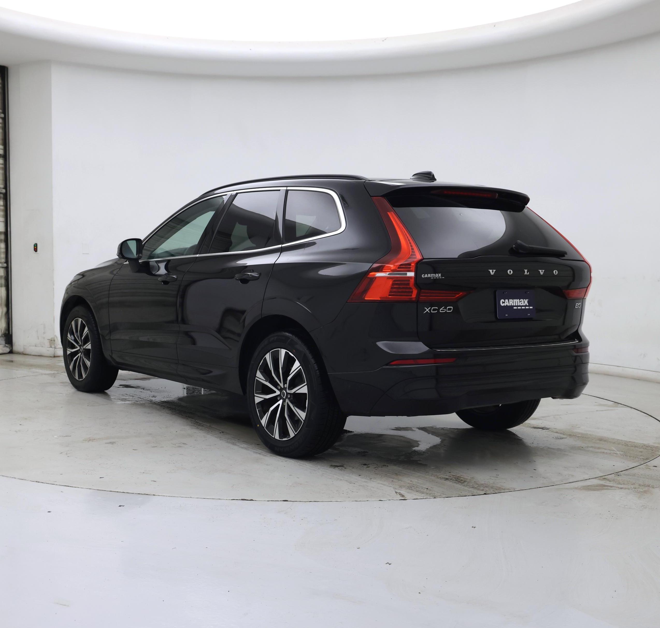 Thumbnail: 2023 Volvo XC60 - 2