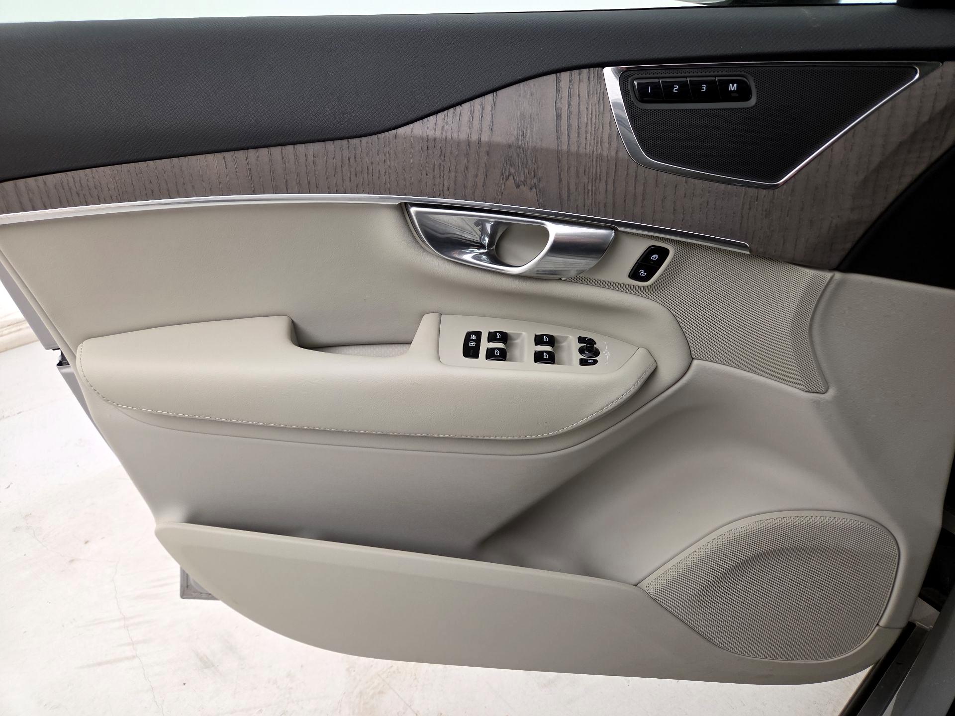 Thumbnail: 2023 Volvo XC90 - 12