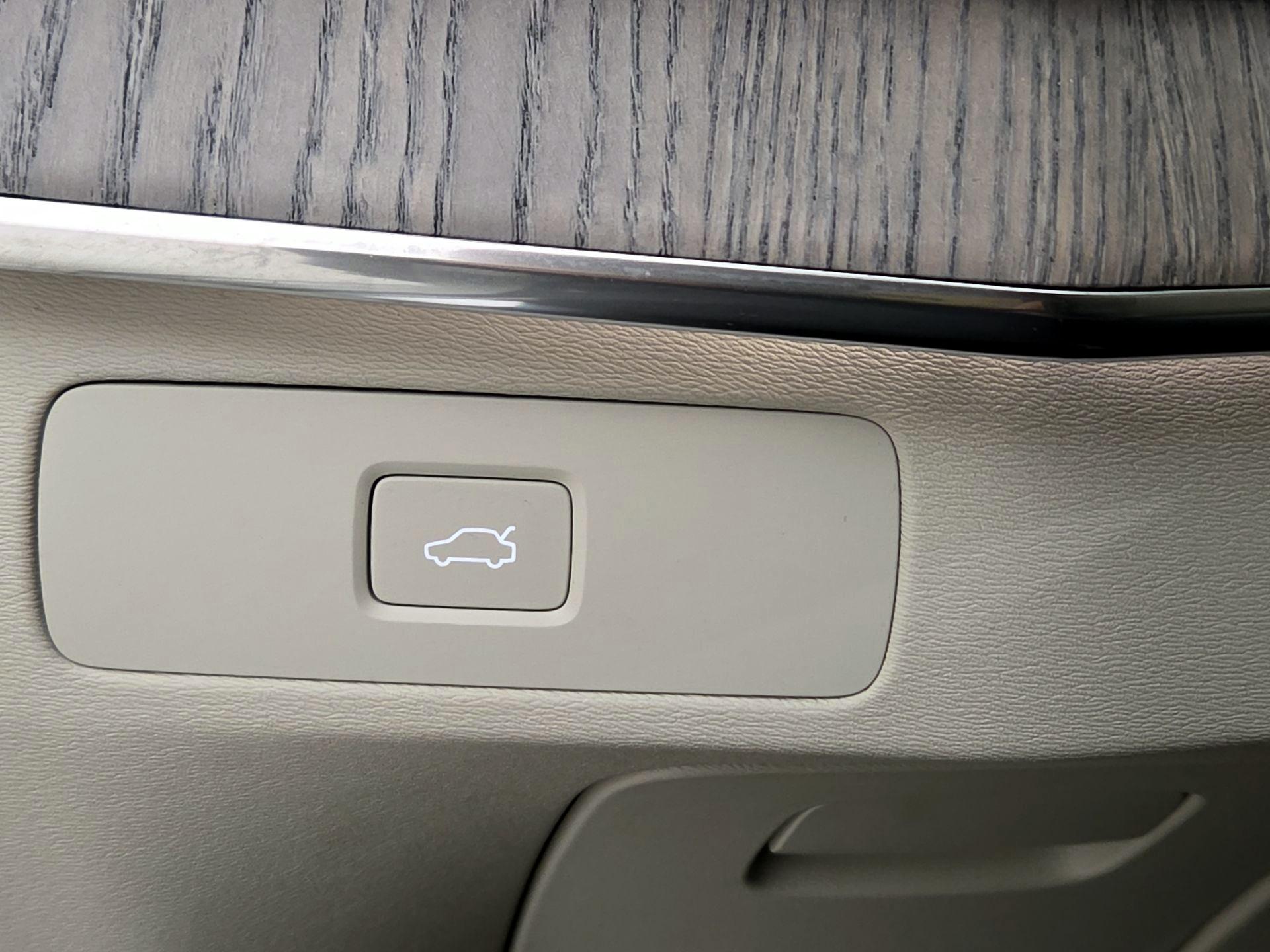 Thumbnail: 2023 Volvo XC90 - 13