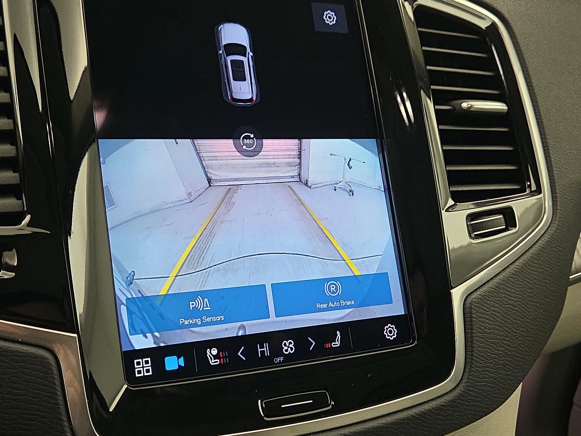 Thumbnail: 2023 Volvo XC90 - 15