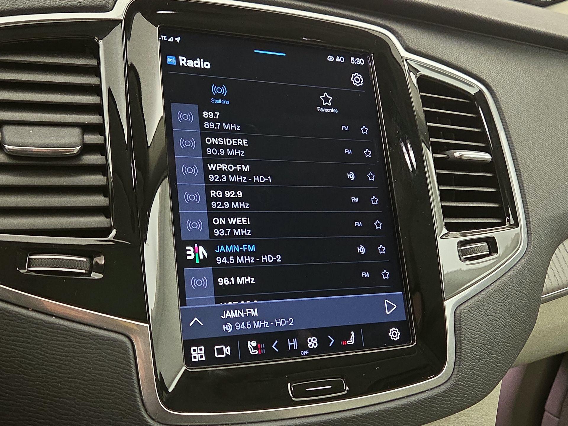 Thumbnail: 2023 Volvo XC90 - 16