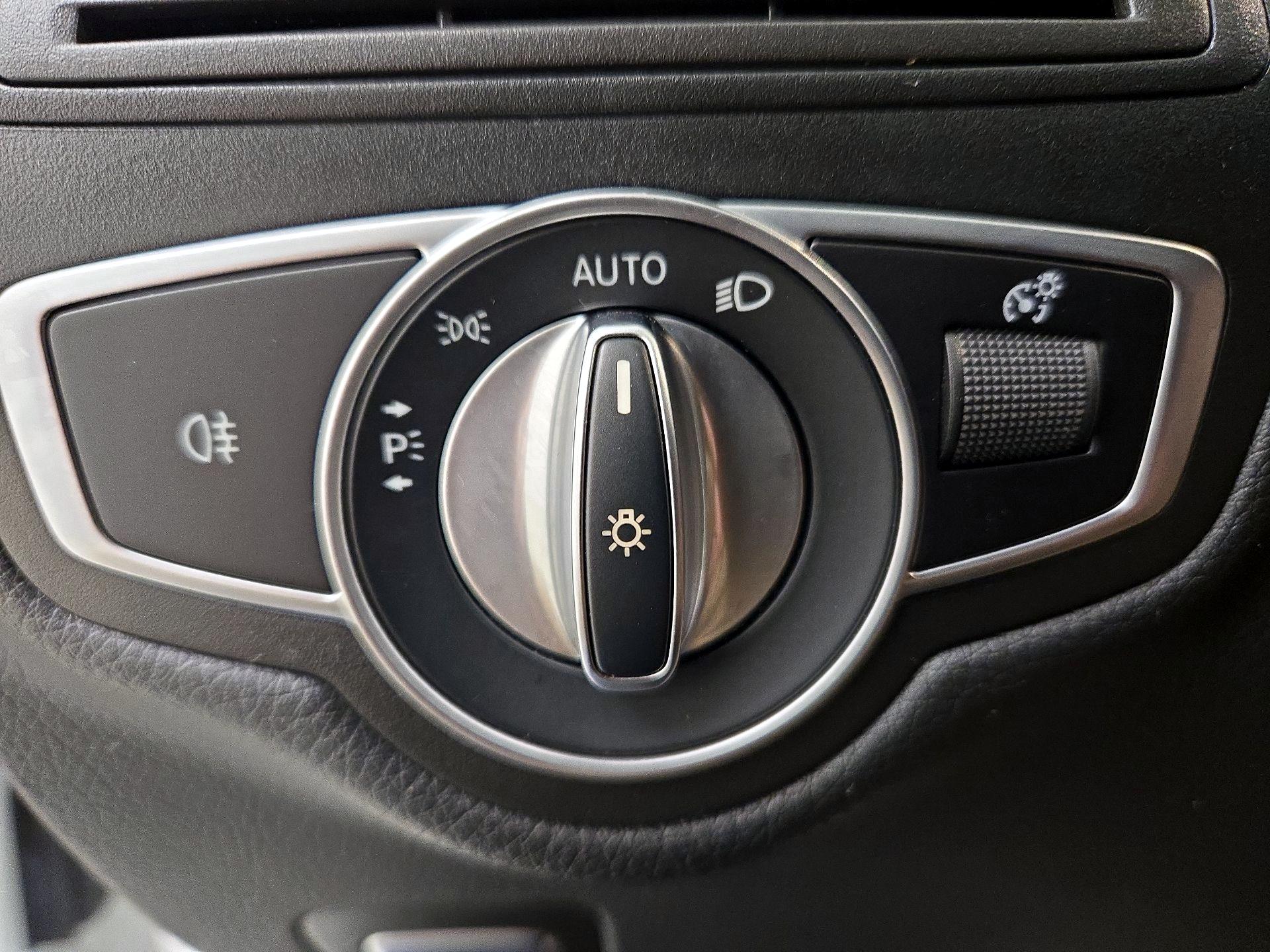 Thumbnail: 2020 Mercedes-Benz GLC - 13