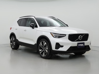 2023 Volvo XC40 B5 Plus Dark Theme