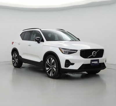 2023 Volvo XC40 B5 Plus Dark Theme