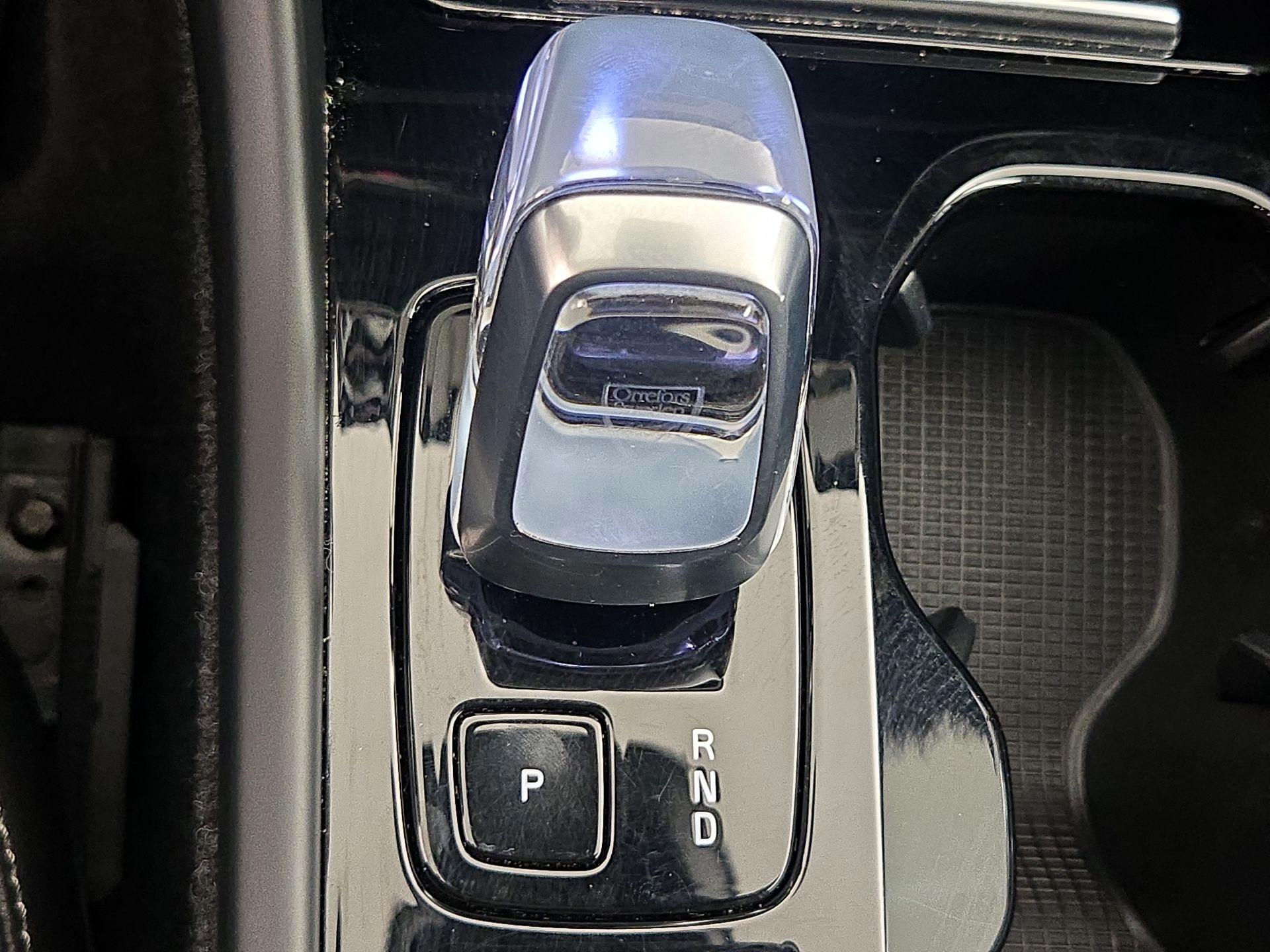 Thumbnail: 2023 Volvo XC40 - 17