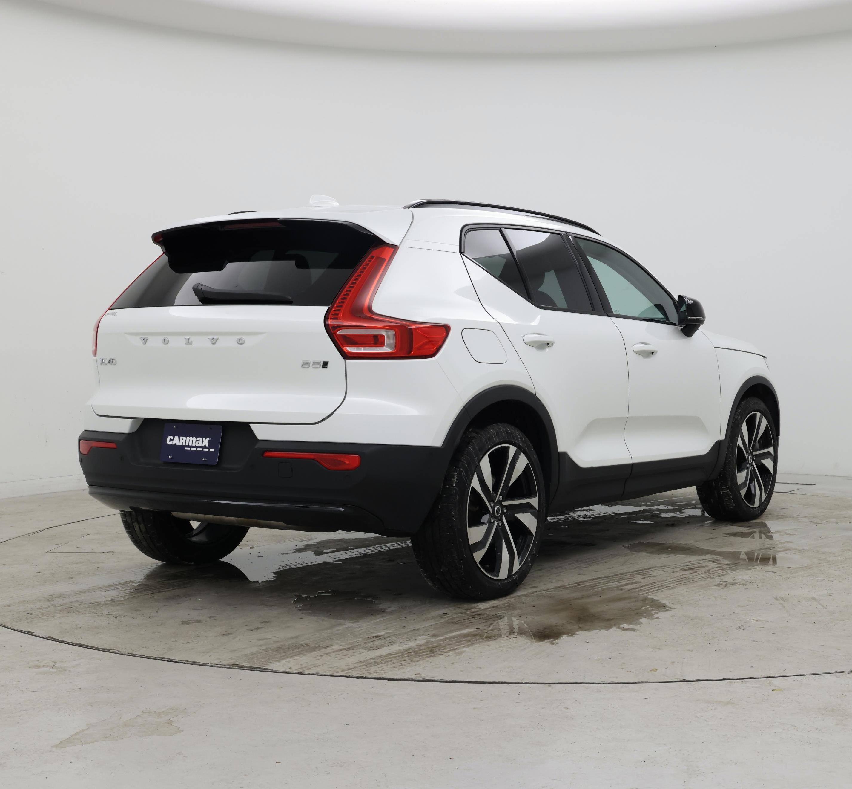 Thumbnail: 2023 Volvo XC40 - 8